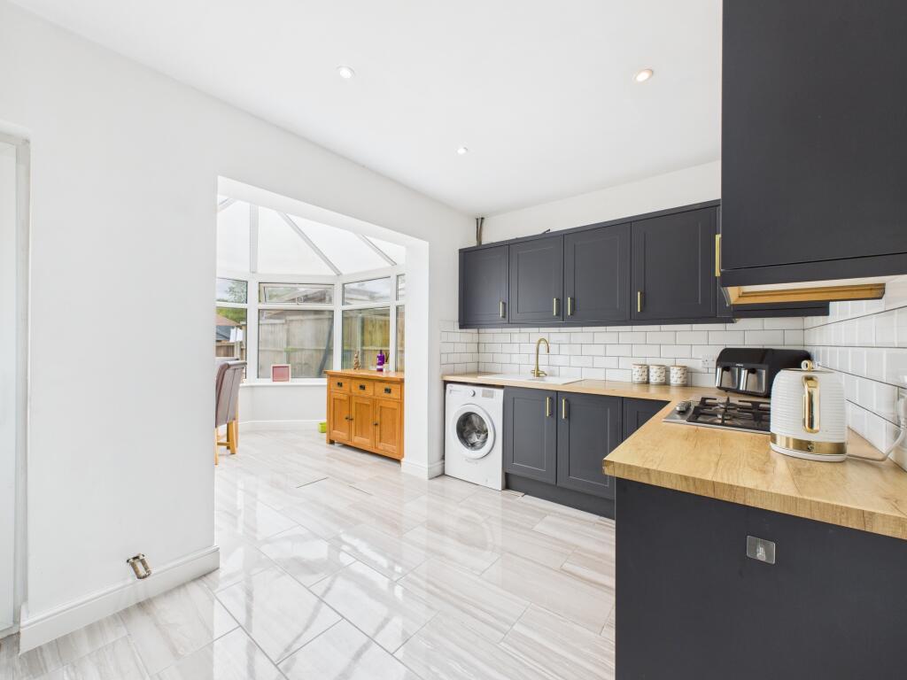 25 The Crescent, Chaddesden, Derby, Derbyshire DE21 6QD