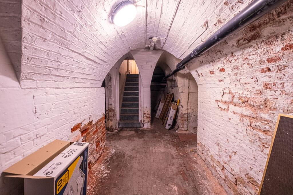 35 Potter Street, Worksop, Nottinghamshire S80 2AE