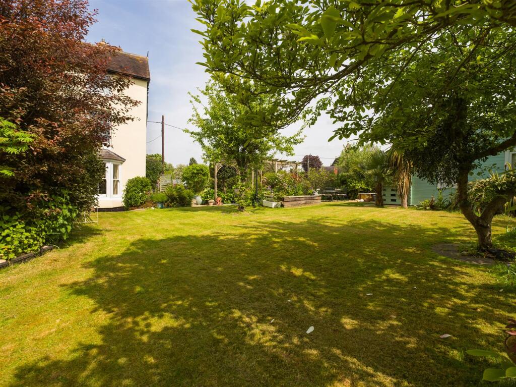 Rose Villa, Welshpool Road, Bicton Heath, Shrewsbury, Shropshire SY3 5AH