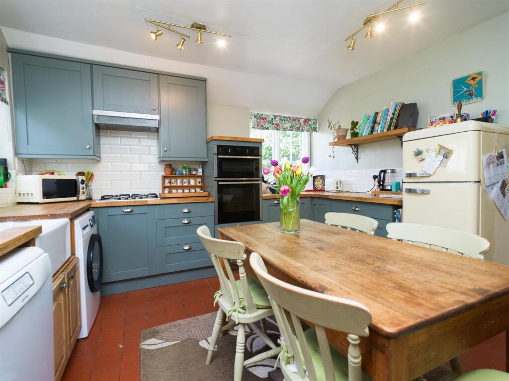 Rose Villa, Welshpool Road, Bicton Heath, Shrewsbury, Shropshire SY3 5AH