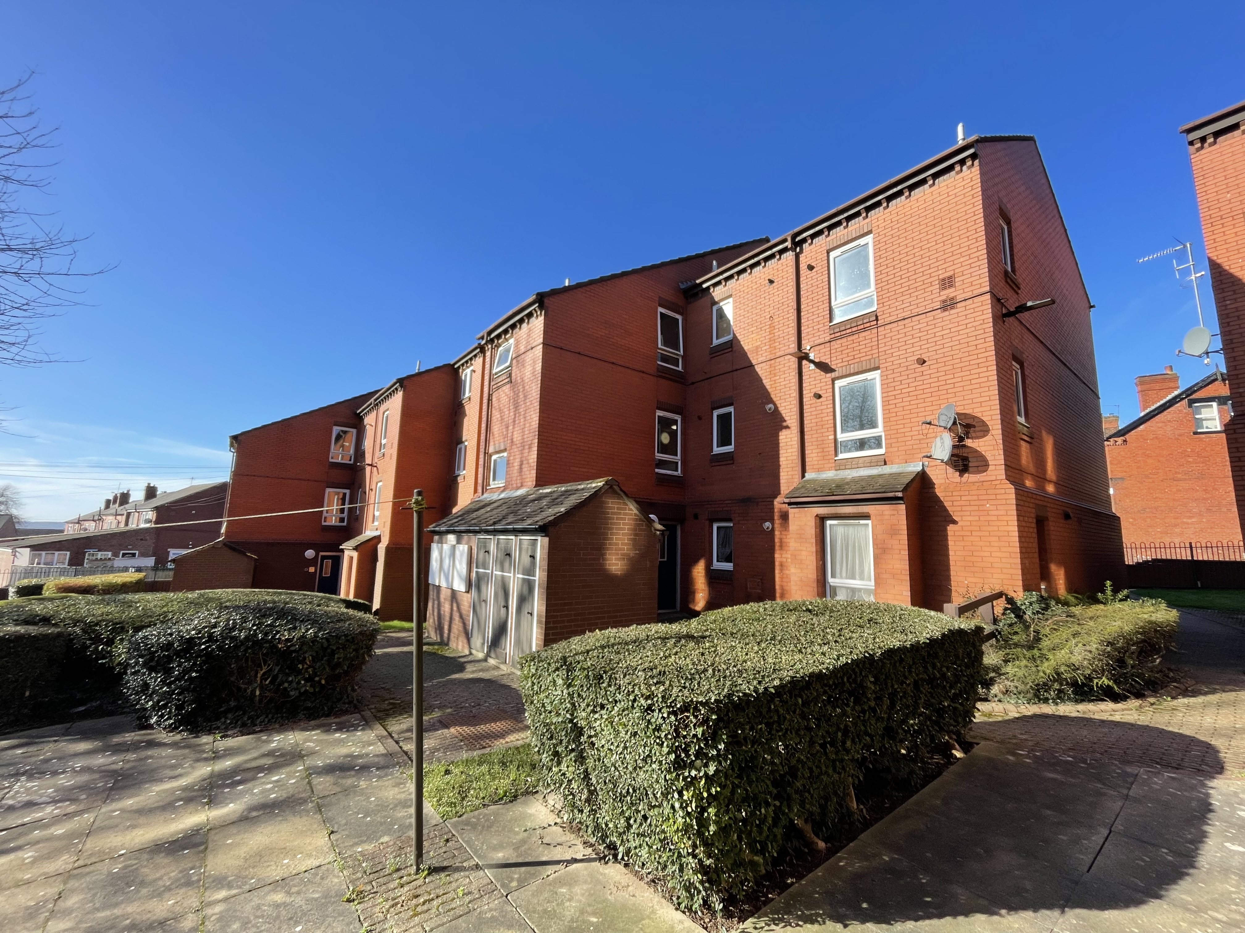 F 16 Hall Court, Sholebroke Avenue, Leeds, West Yorkshire LS7 3HD