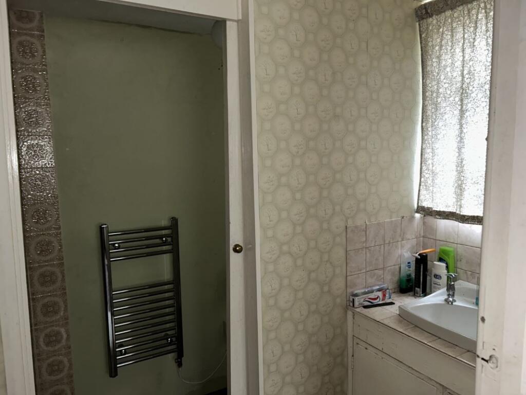 Y Bwthyn, Llwynygroes, Tregaron, Ceredigion SY25 6QF