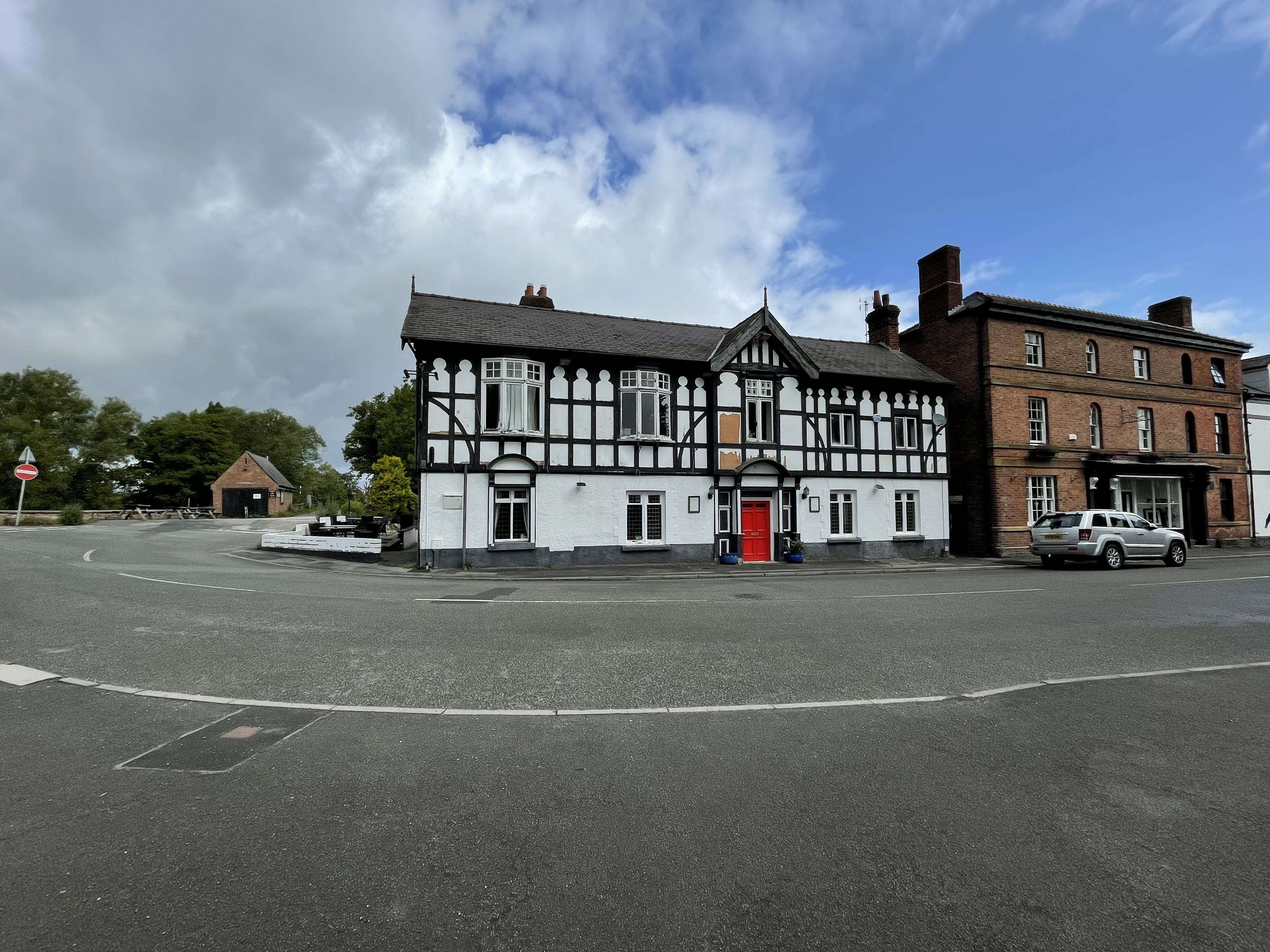 Royal Oak, High Street, Bangor-On-Dee, Wrexham, Wrexham LL13 0BU