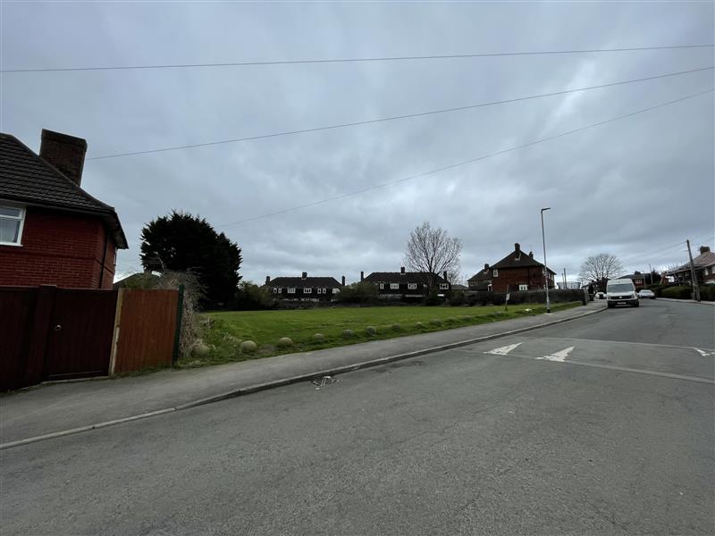 Land at Lea Farm Drive, Leeds, West Yorkshire LS5 3QN