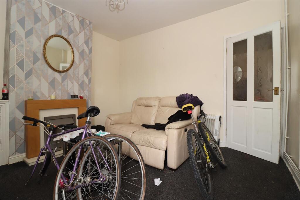 14 Hardwick Street, Chesterfield, Derbyshire S41 7ND