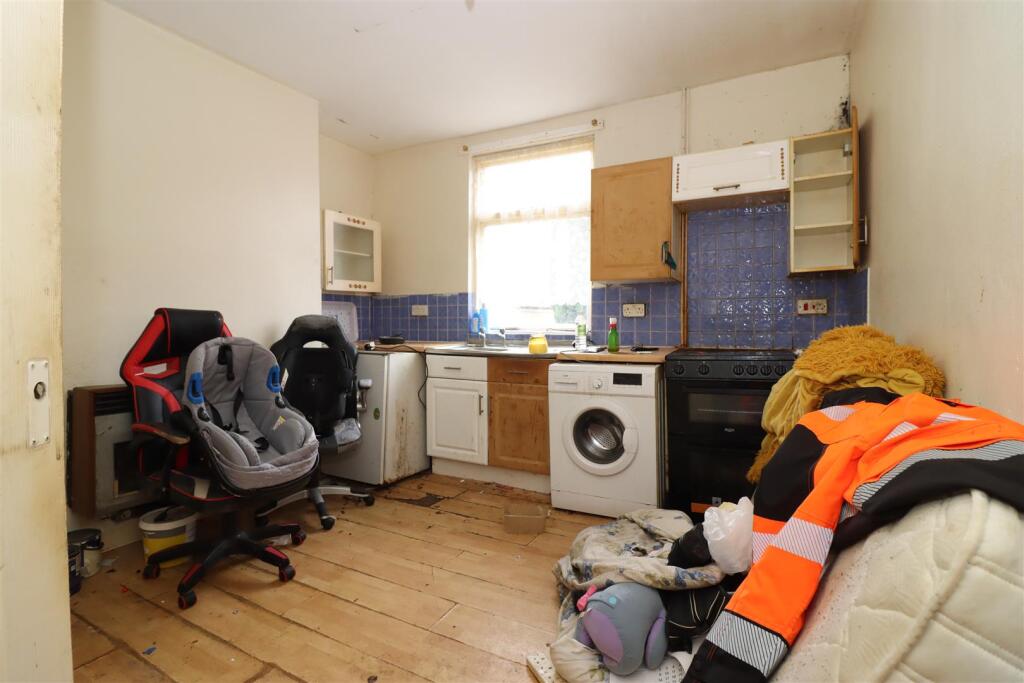 14 Hardwick Street, Chesterfield, Derbyshire S41 7ND