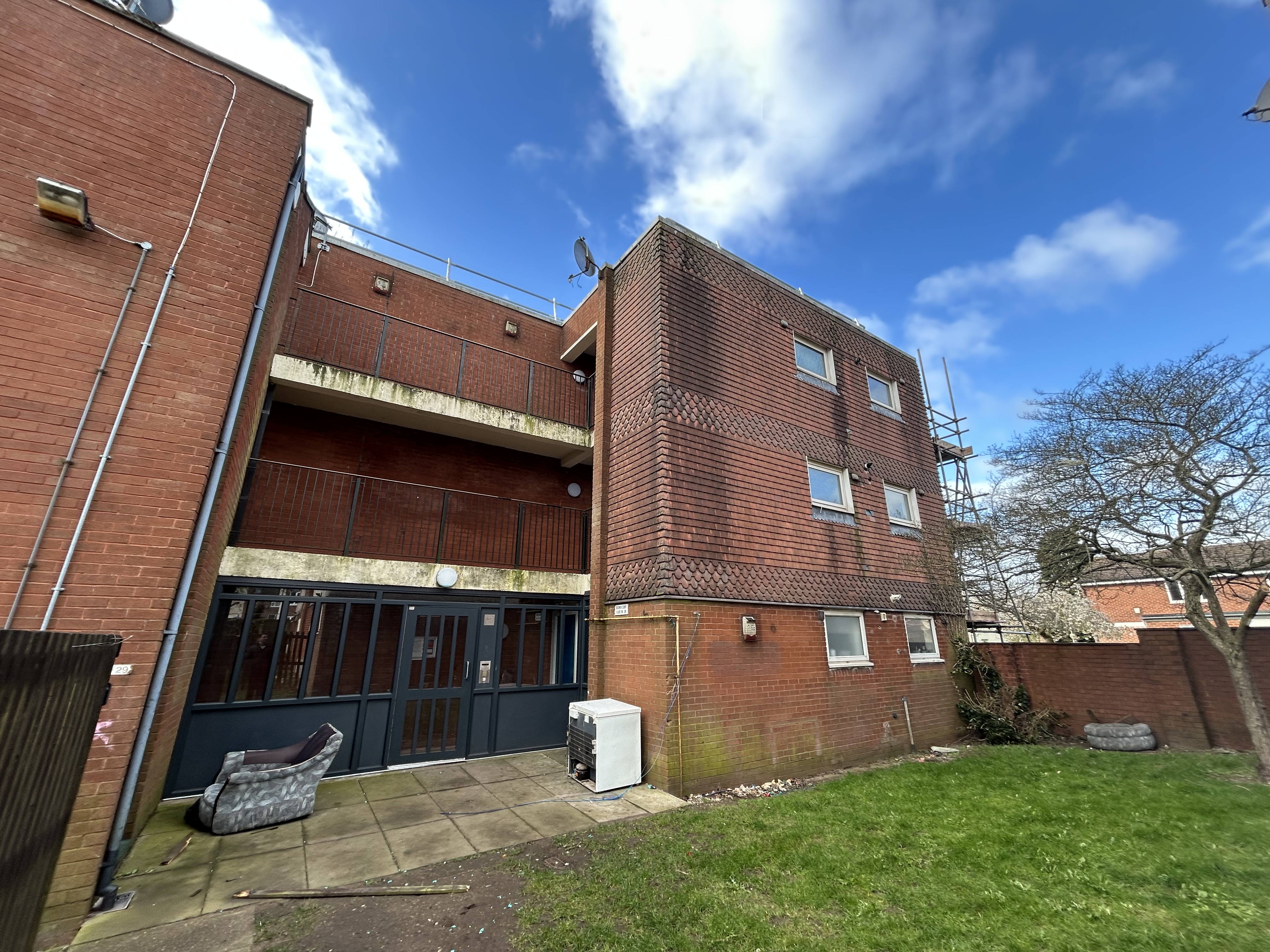 Two Bedroom Flat in Need of Modernisation