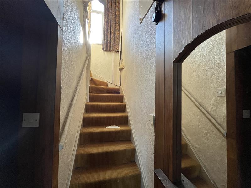 41 Cottingley Cliffe Road, Bingley, West Yorkshire BD16 1UP