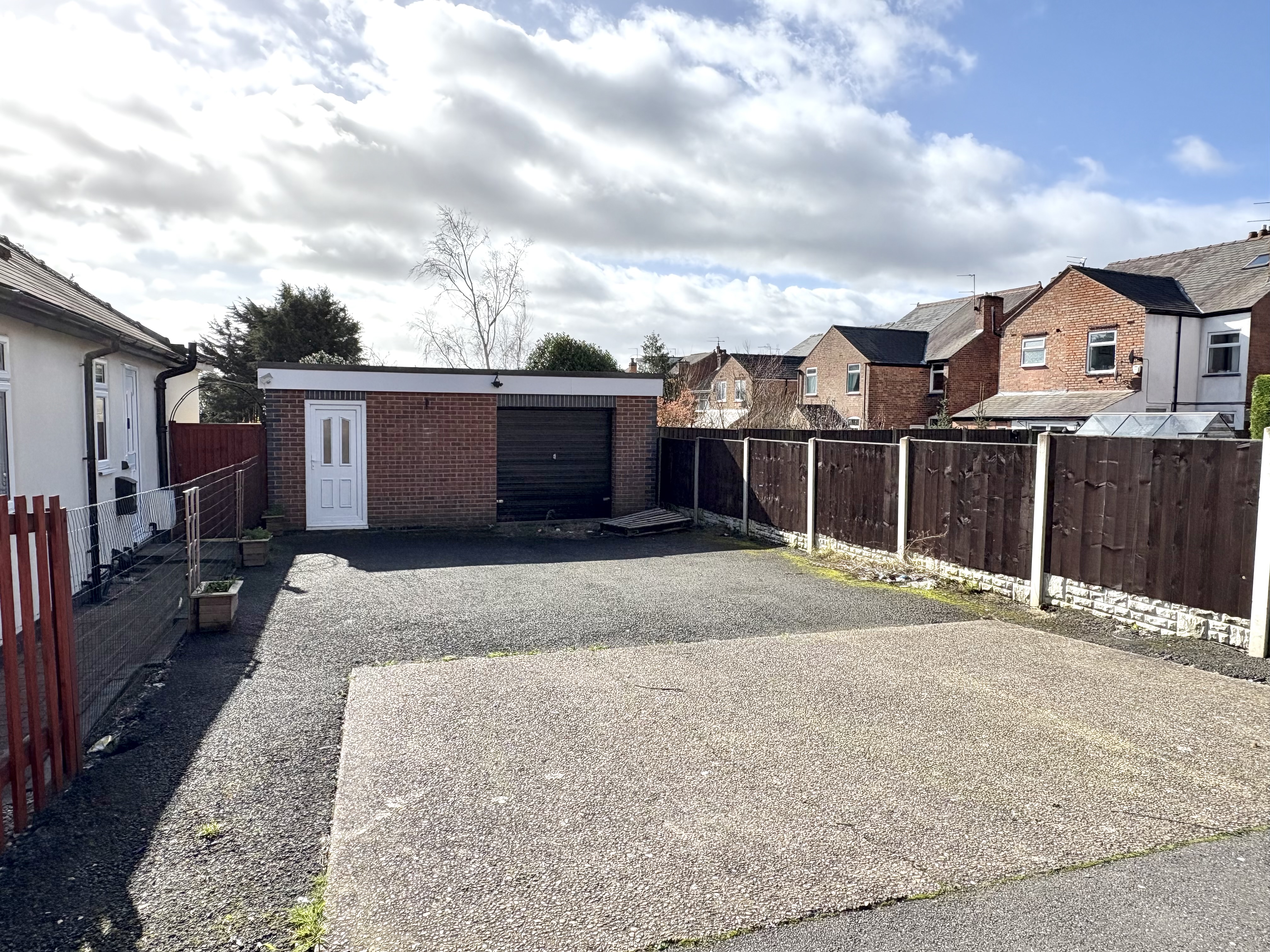 Office/garage adjacent 57 Stockbrook Road, Derby DE22 3PL