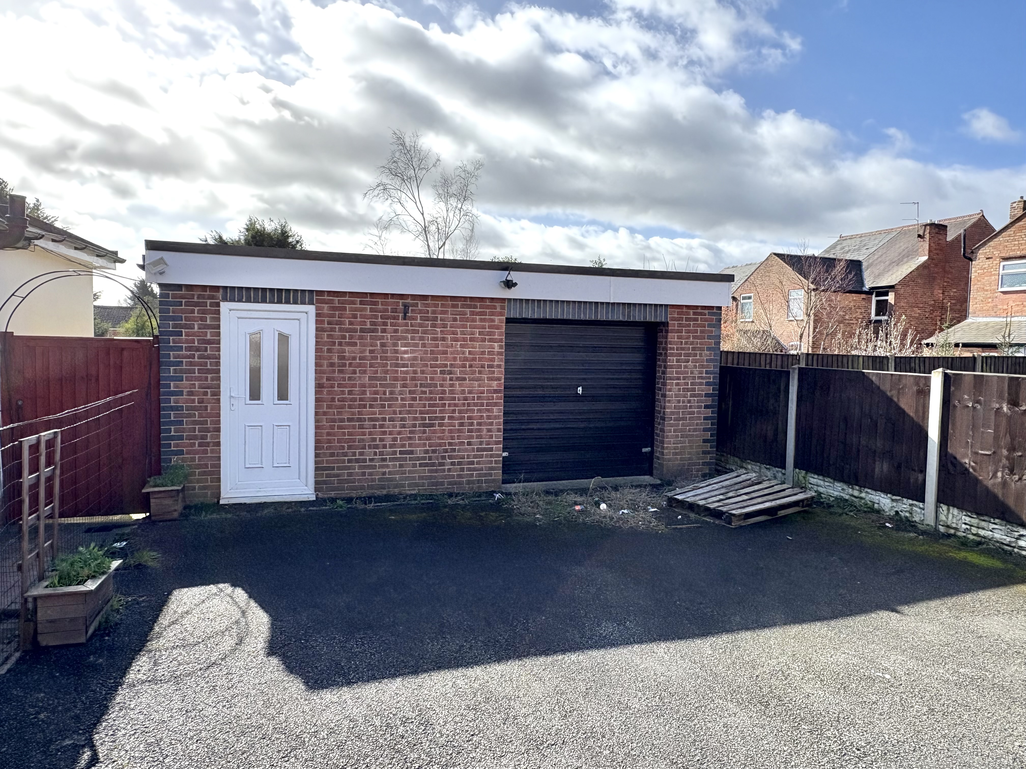 Office/garage adjacent 57 Stockbrook Road, Derby DE22 3PL