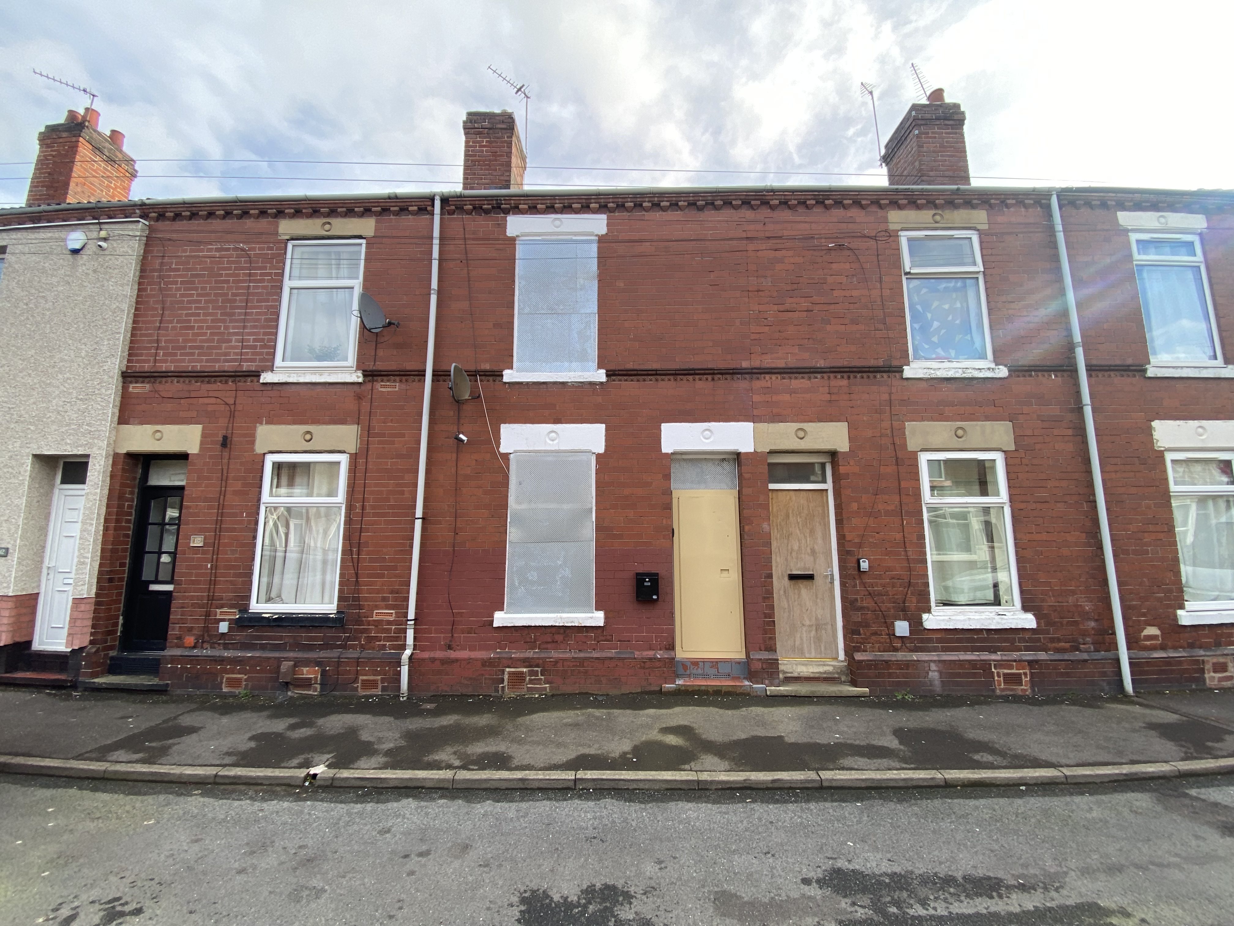 Mid Terrace Property in Need of Modernisation