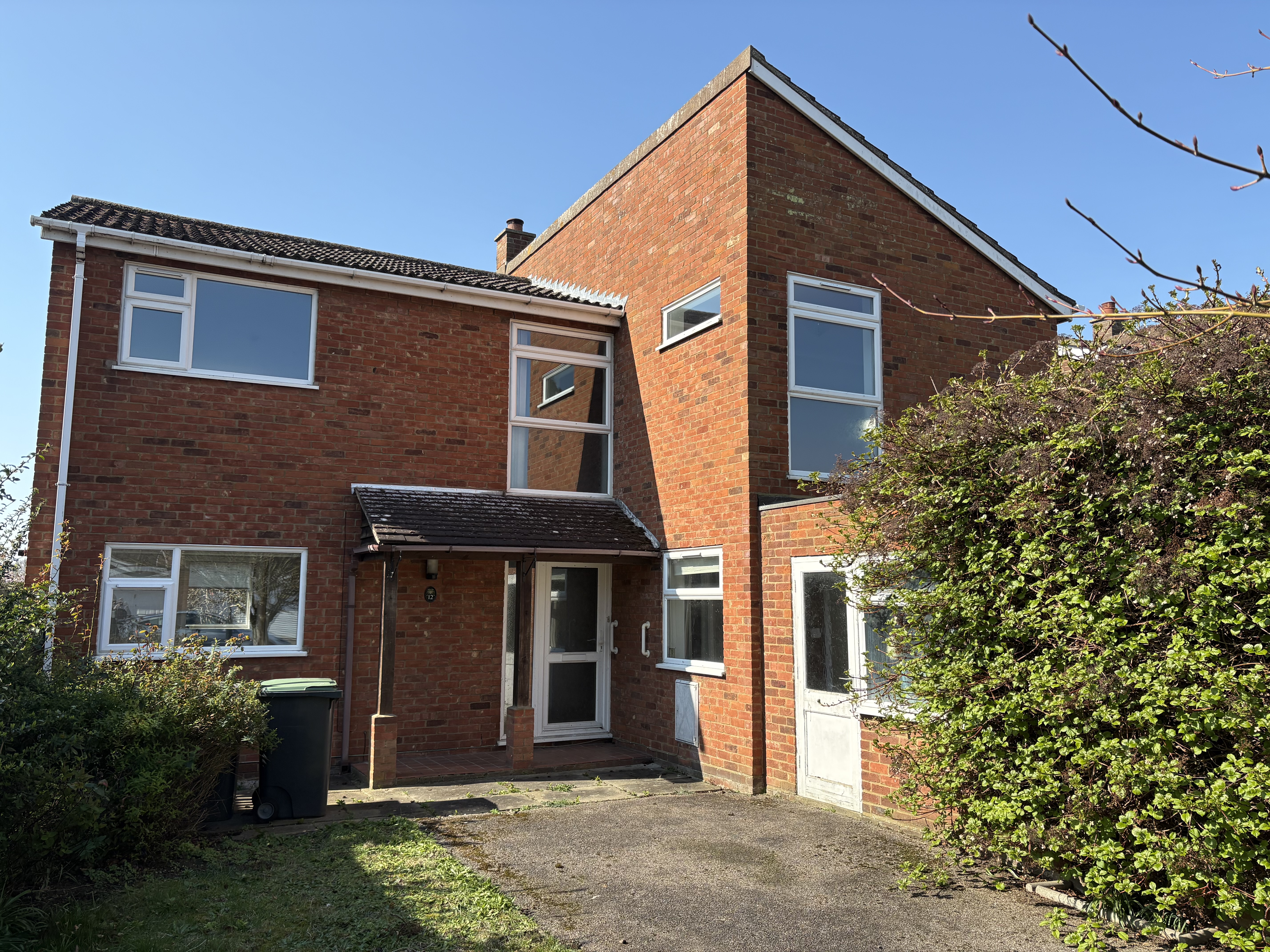 12 Ivel Gardens, Biggleswade, Bedfordshire SG18 0AN