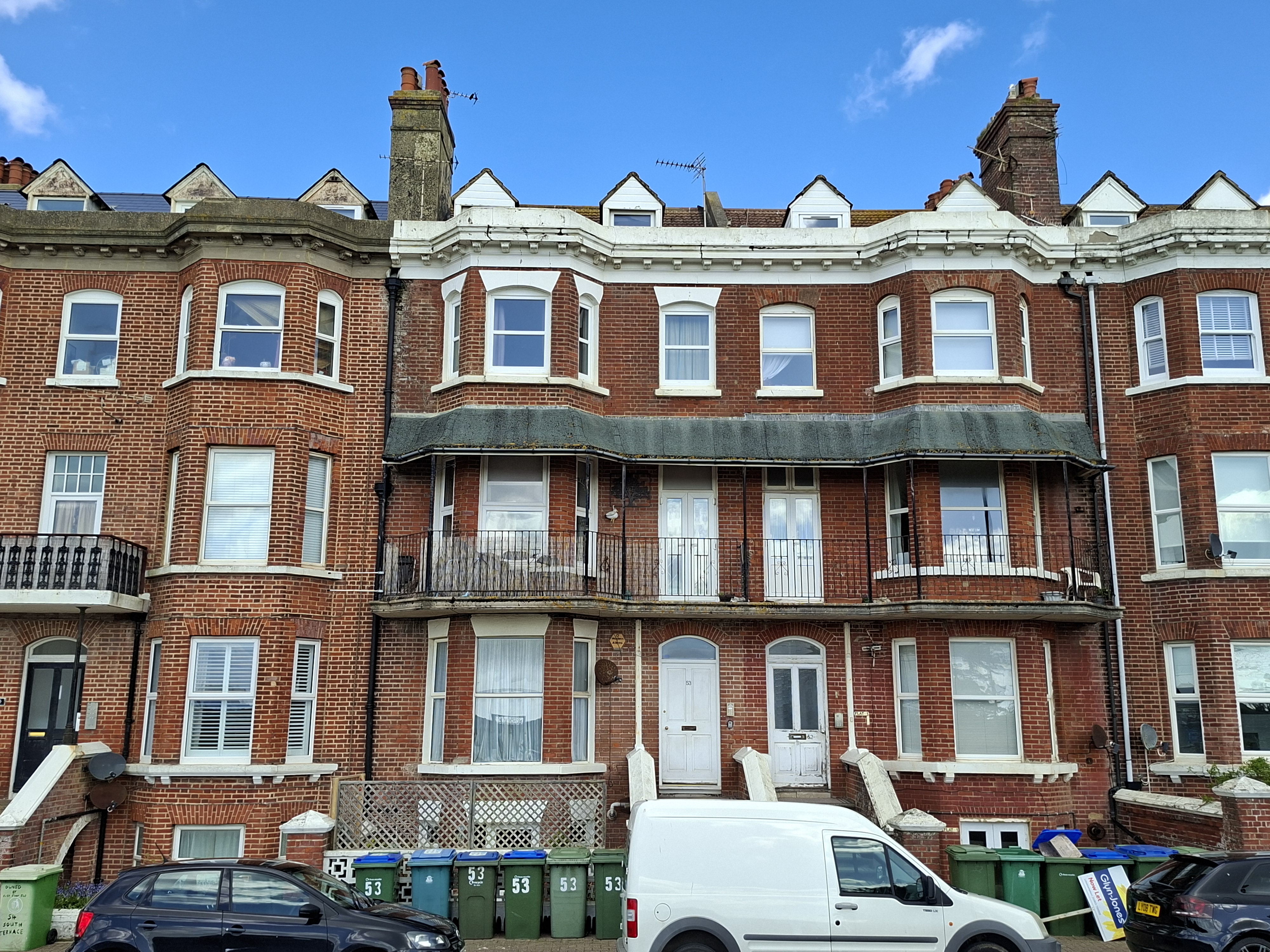 Flat 6, 53 South Terrace, Littlehampton, West Sussex BN17 5LE