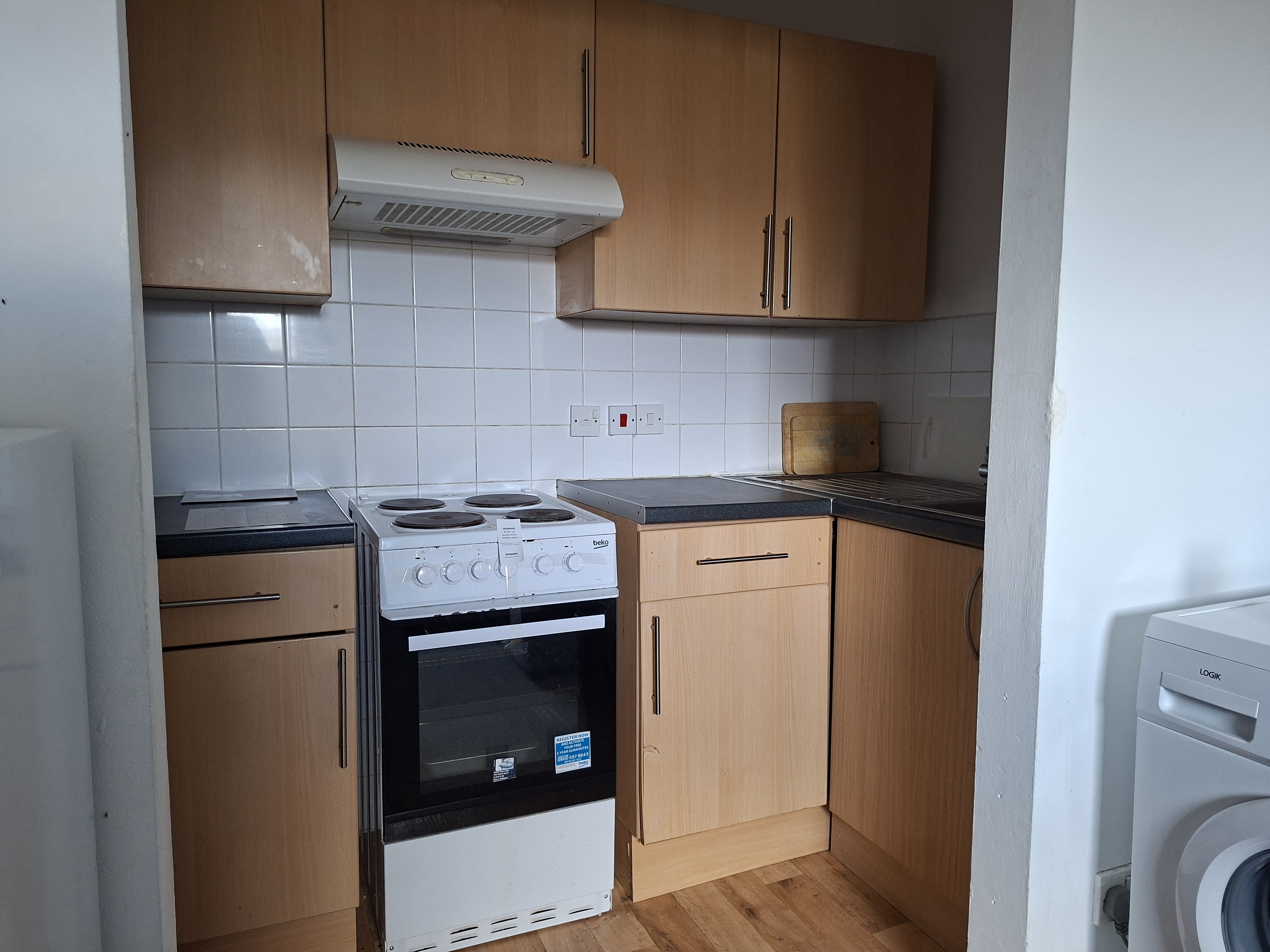 Flat 6, 53 South Terrace, Littlehampton, West Sussex BN17 5LE