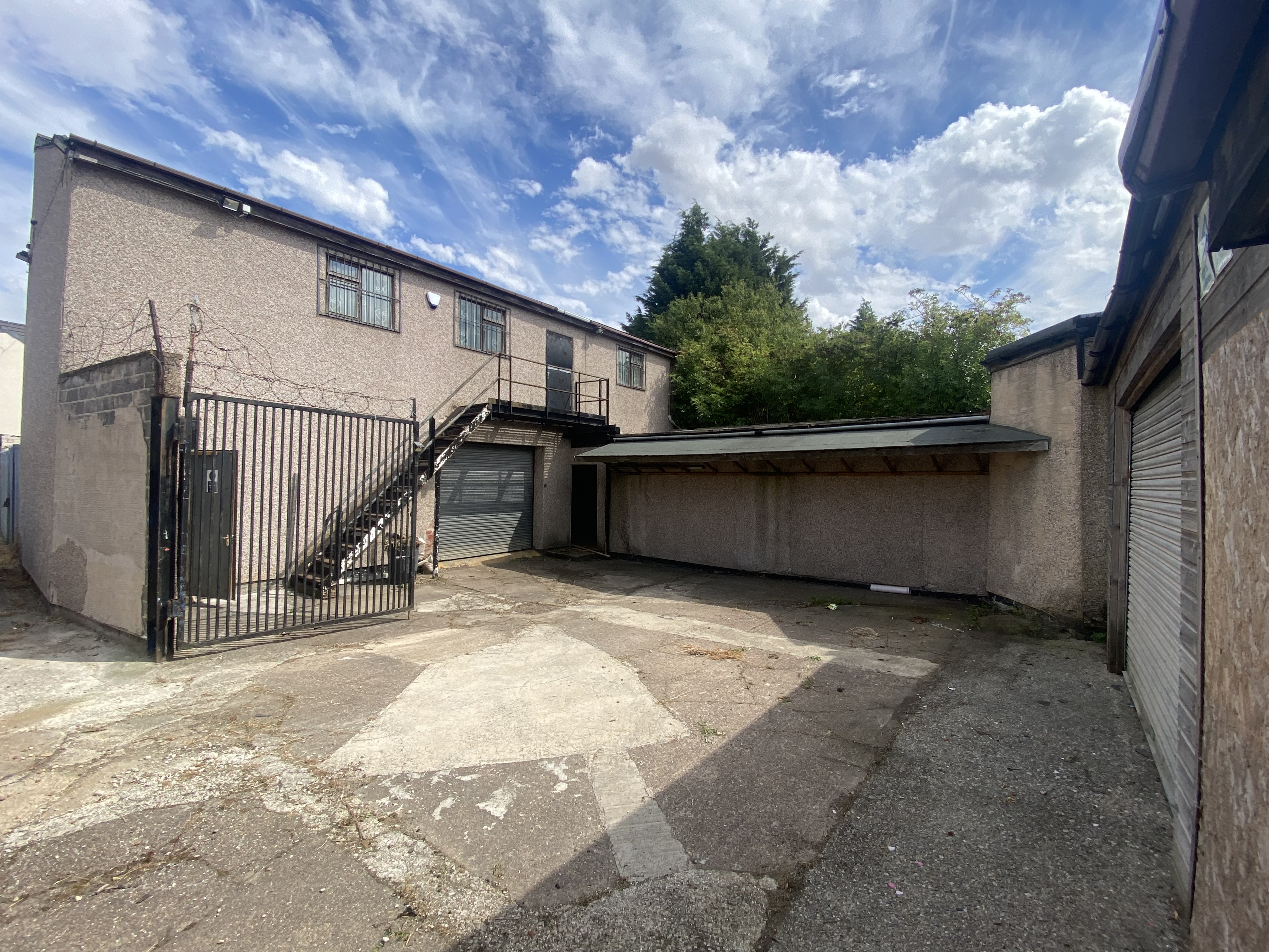 Light Industrial Commercial Lock Up with Adjoining Land
