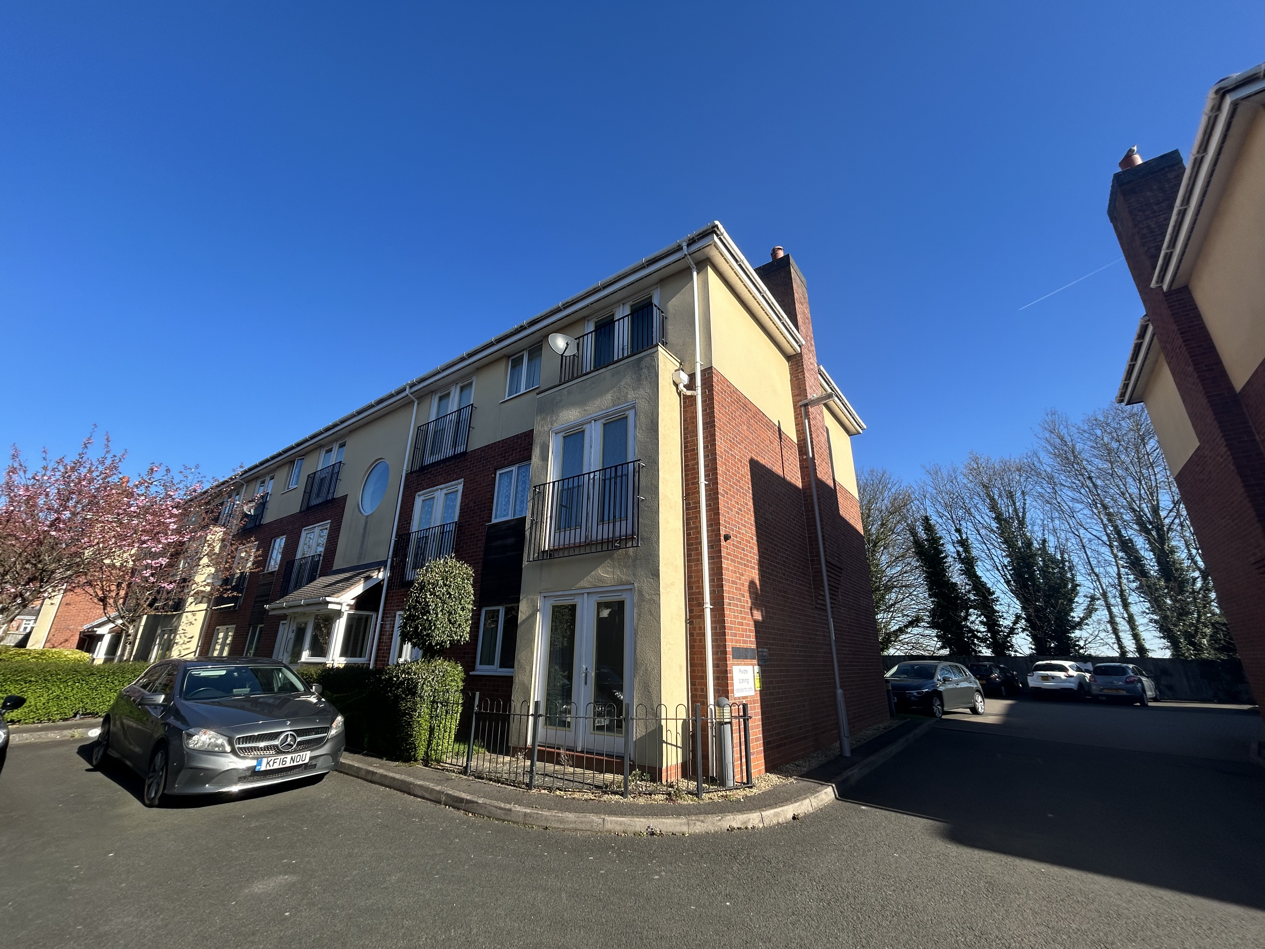 Ground Floor Flat Close to City Centre