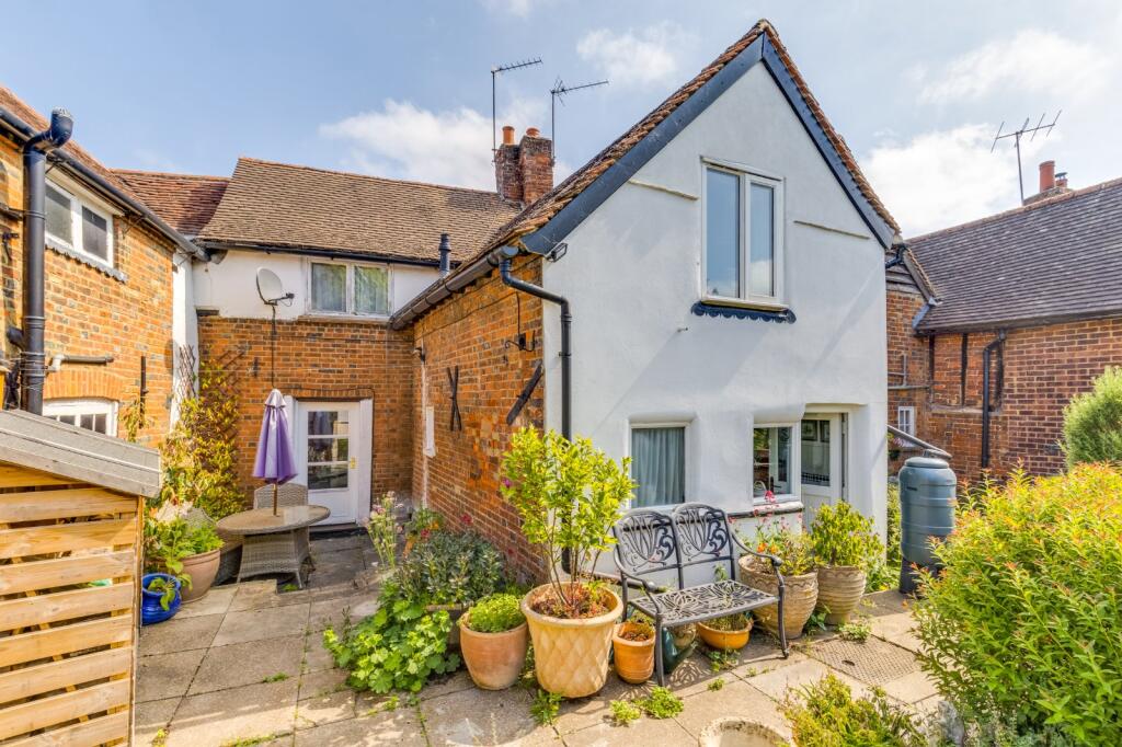 92 High Street, Codicote, Hitchin, Hertfordshire SG4 8XE