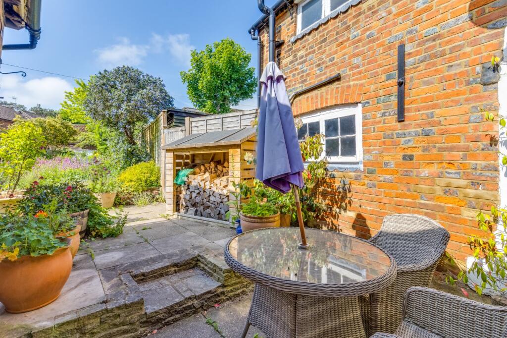 92 High Street, Codicote, Hitchin, Hertfordshire SG4 8XE