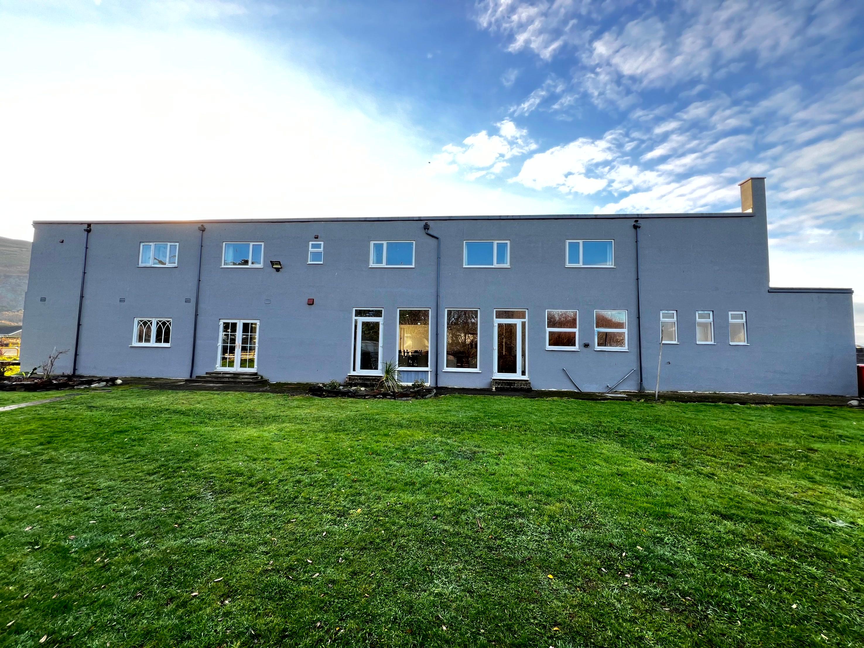 The Springfield Hotel, Beach Road, Fairbourne, Gwynedd LL38 2PX