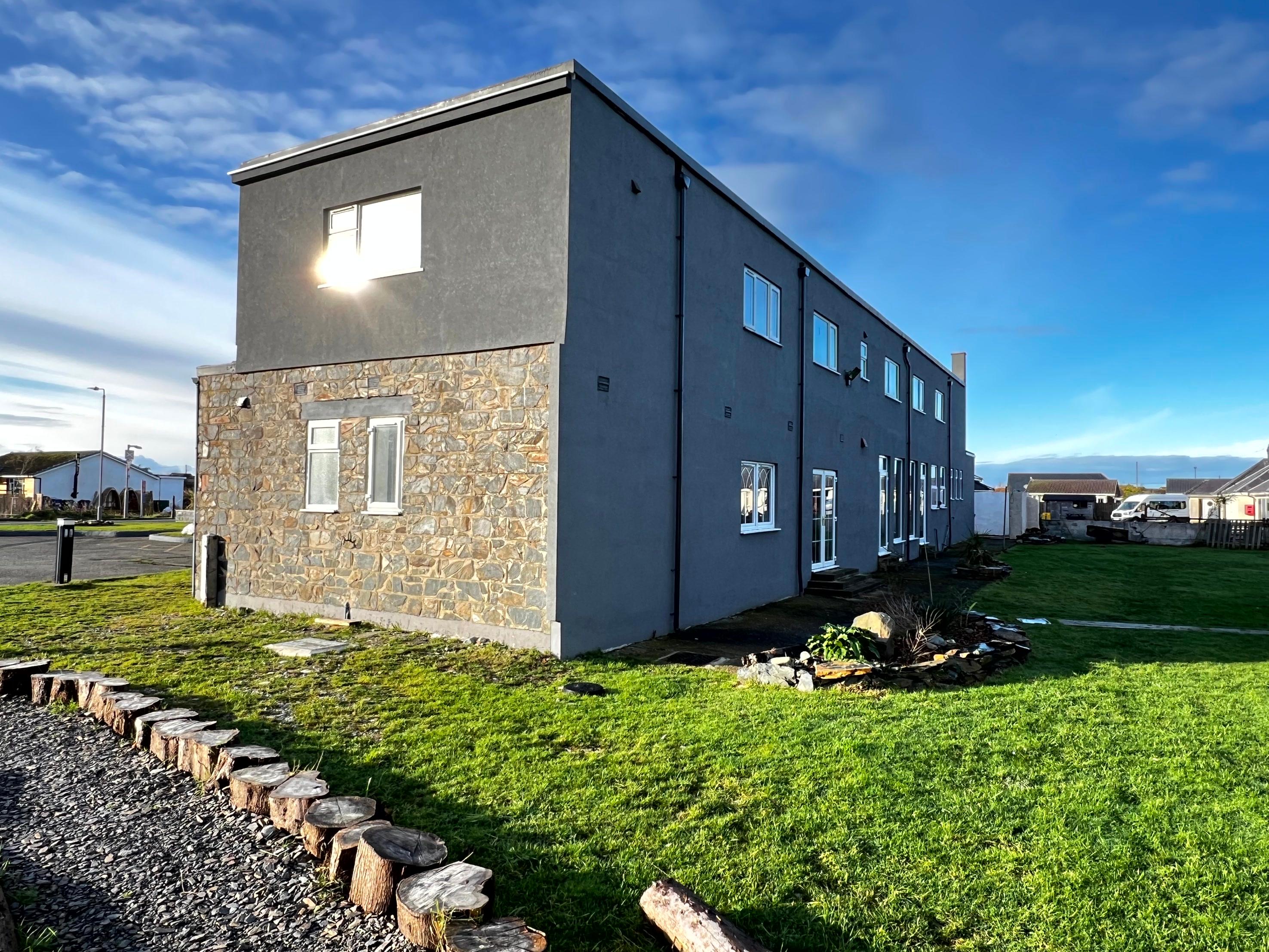 The Springfield Hotel, Beach Road, Fairbourne, Gwynedd LL38 2PX