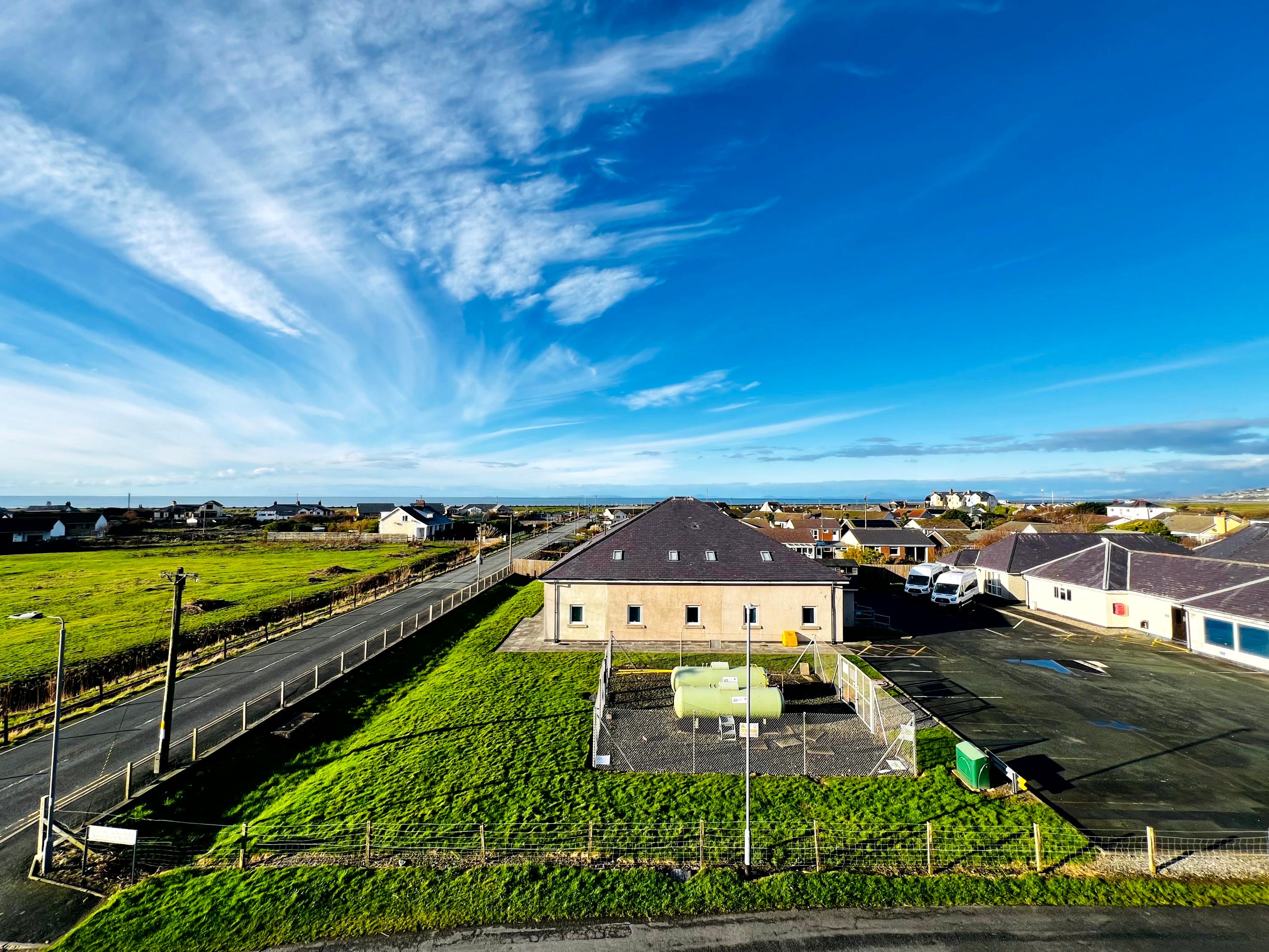 The Springfield Hotel, Beach Road, Fairbourne, Gwynedd LL38 2PX