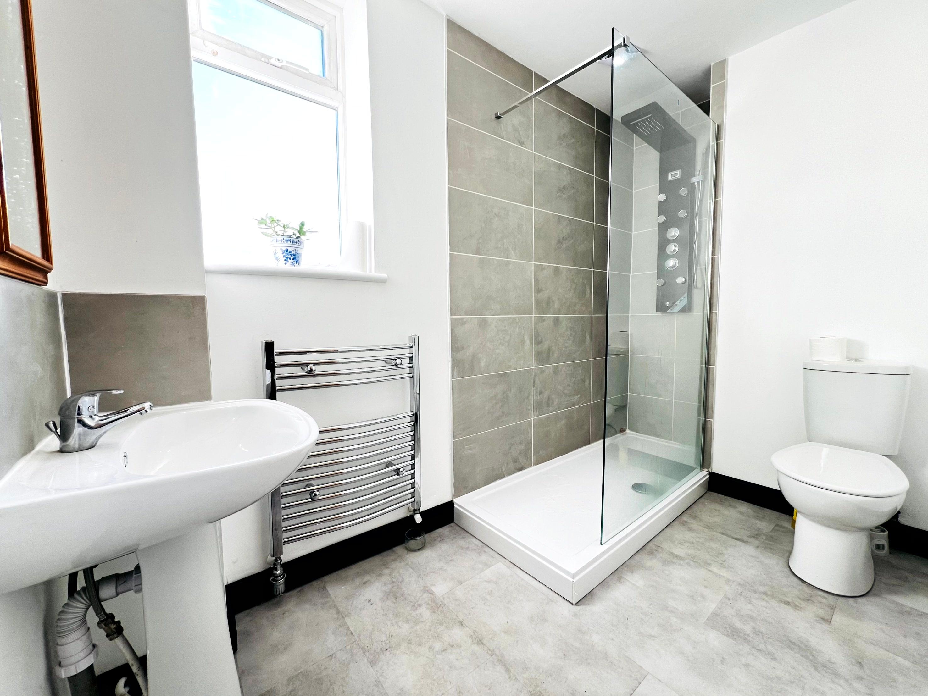 The Springfield Hotel, Beach Road, Fairbourne, Gwynedd LL38 2PX