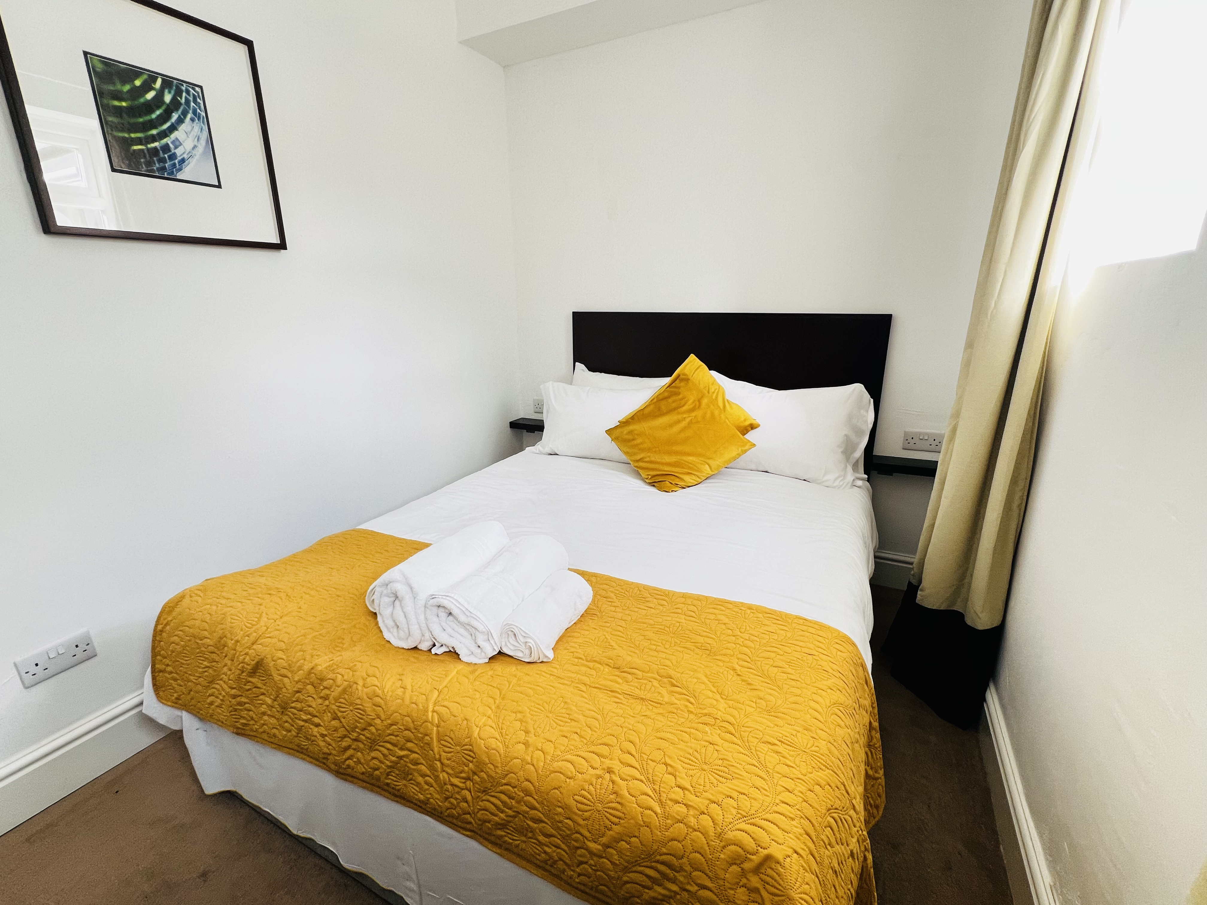 The Springfield Hotel, Beach Road, Fairbourne, Gwynedd LL38 2PX