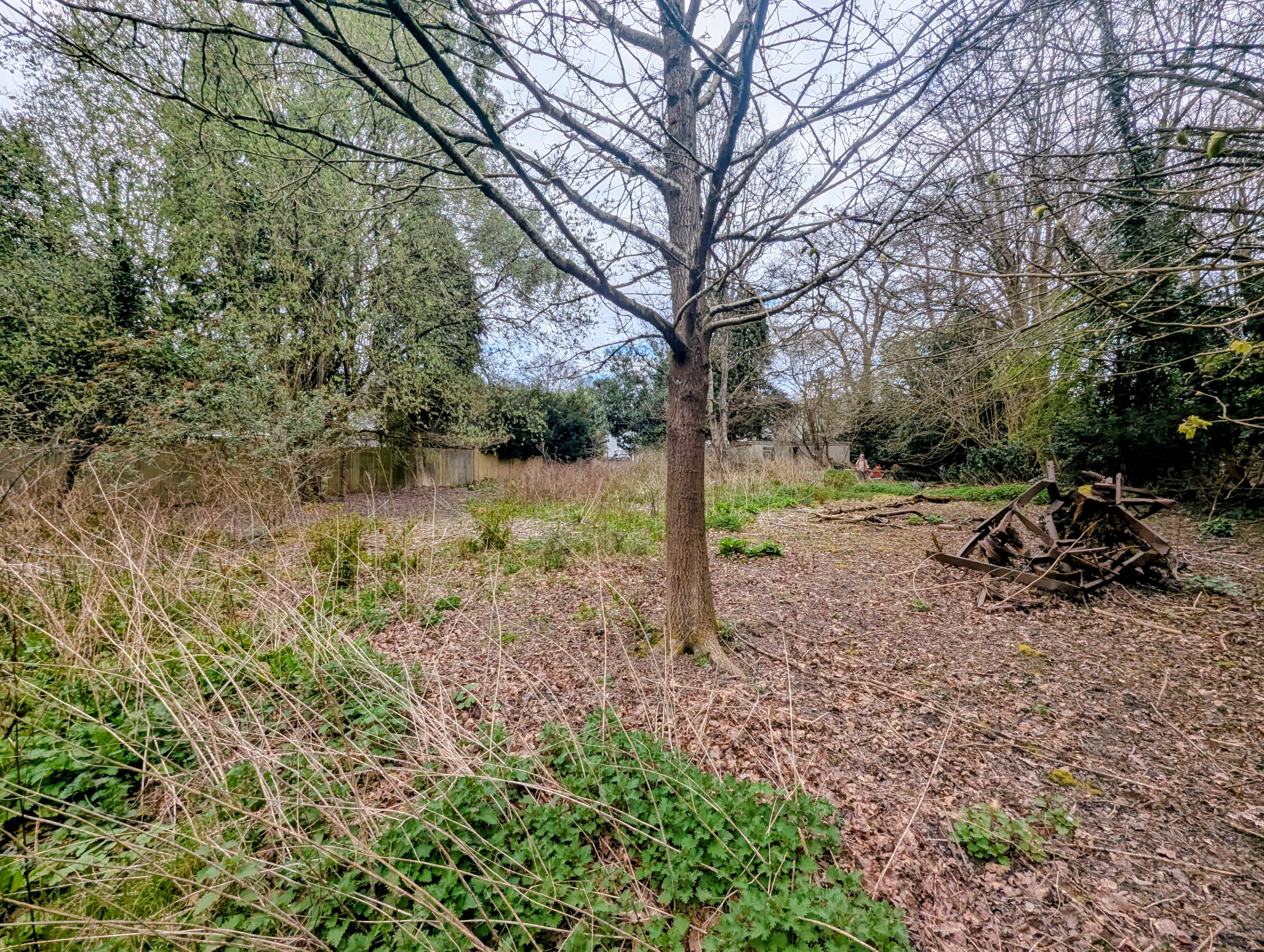 Land at and to the rear of 3 Heath View Cottages, Copthorne Common, Copthorne, Crawley, West Sussex RH10 3LF