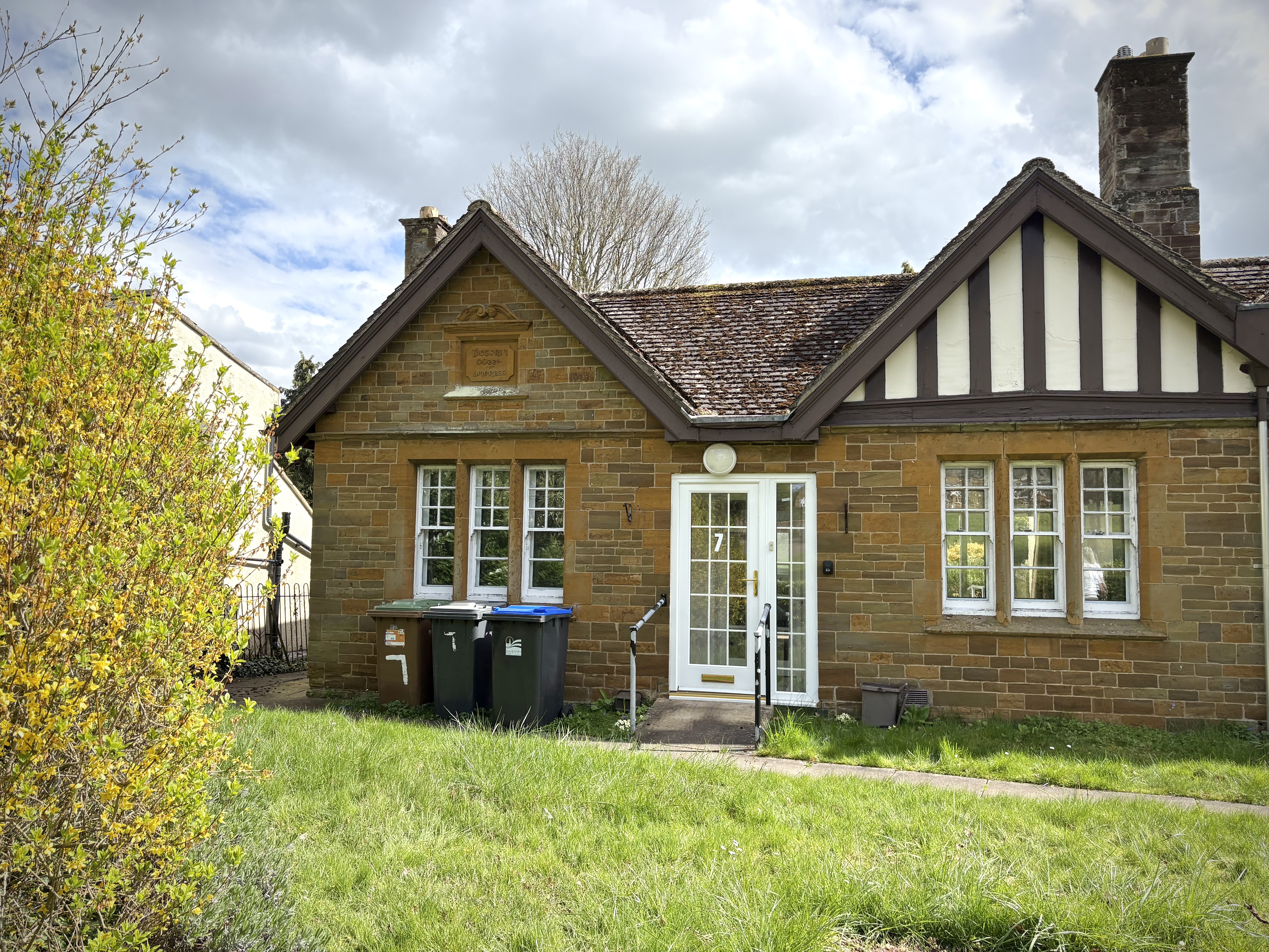 7 The Green, Creaton, Northampton NN6 8ND