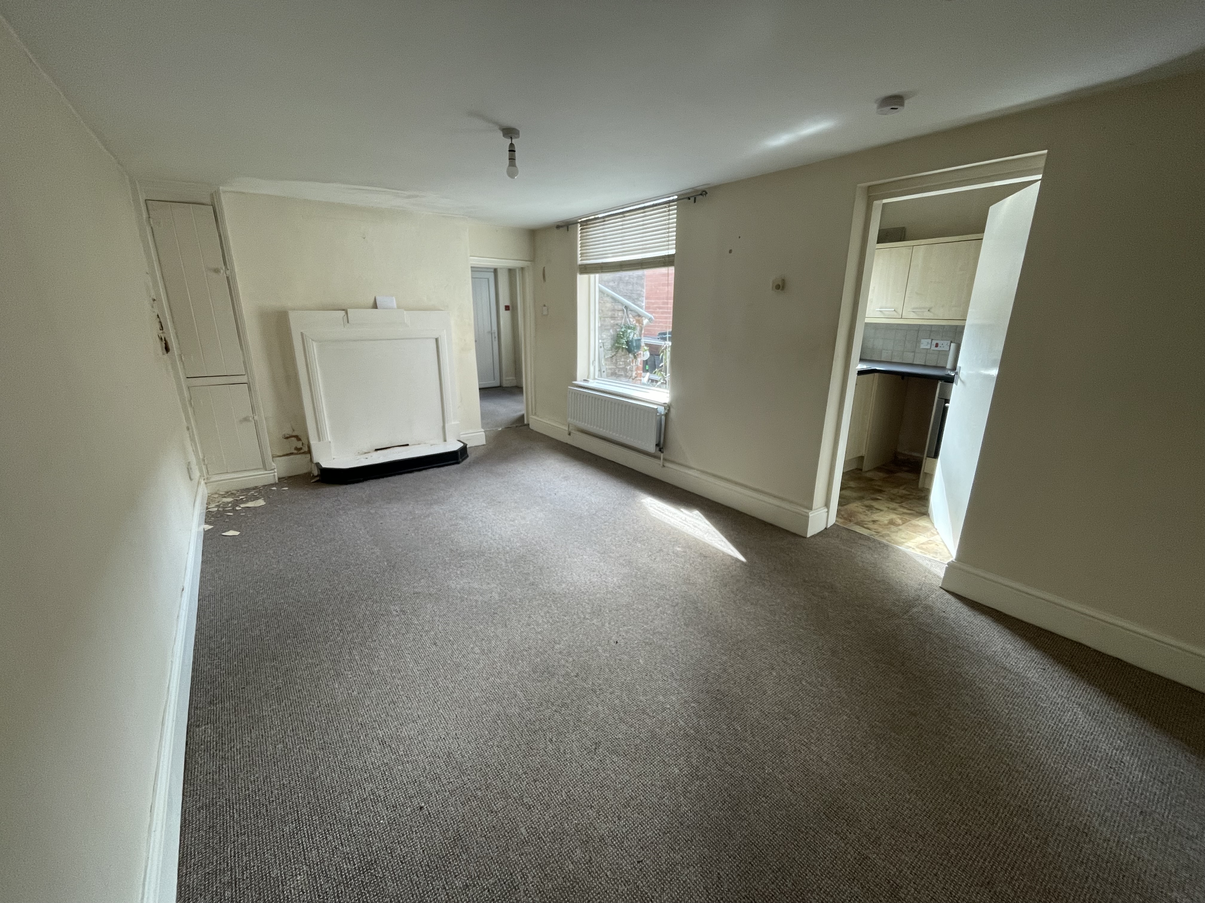 Flat A, 10 The Crescent, Selby, North Yorkshire YO8 4PD