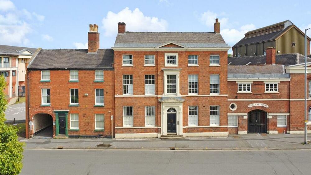 Stunning One Bedroom Duplex Apartment