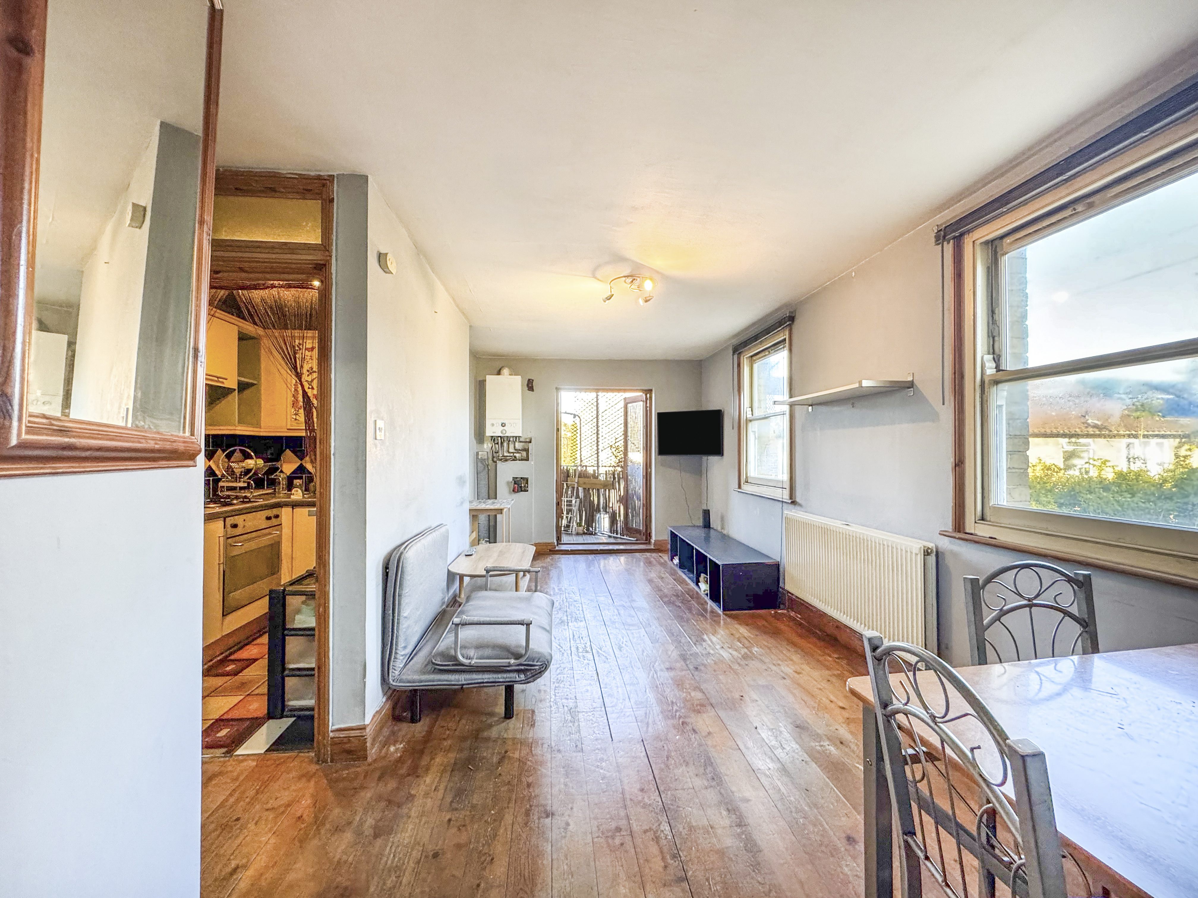 Flat E, 28 Upper Clapton Road, Hackney, Greater London E5 8BQ image 5