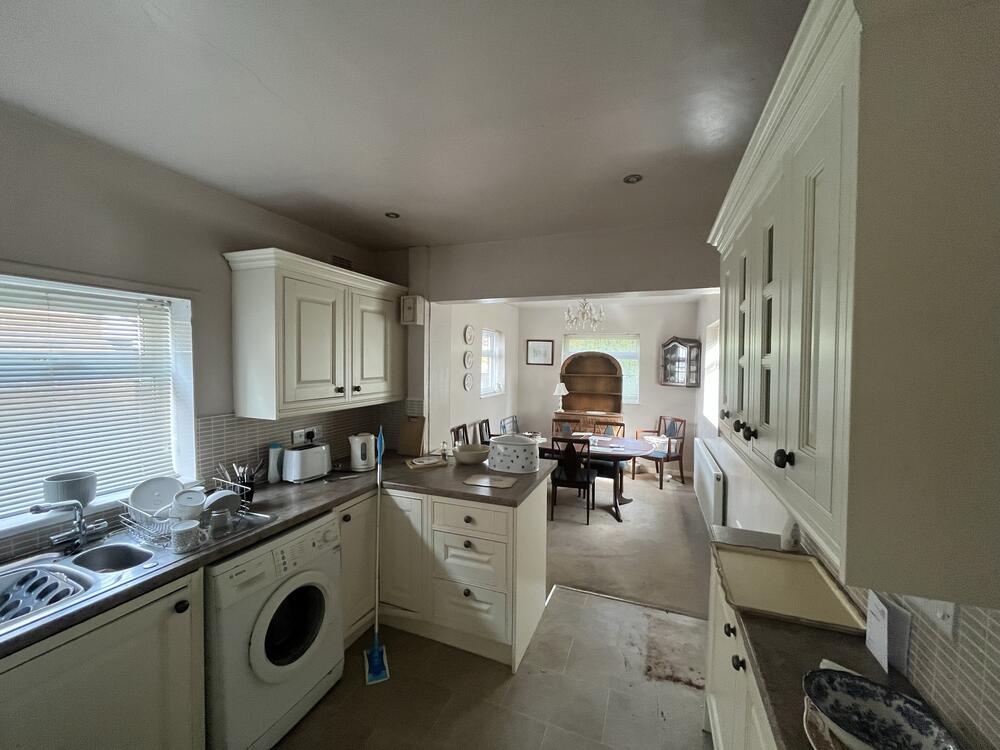 Photo of 17 Jordan Avenue, Shaw, Oldham, Lancashire OL2 8DQ