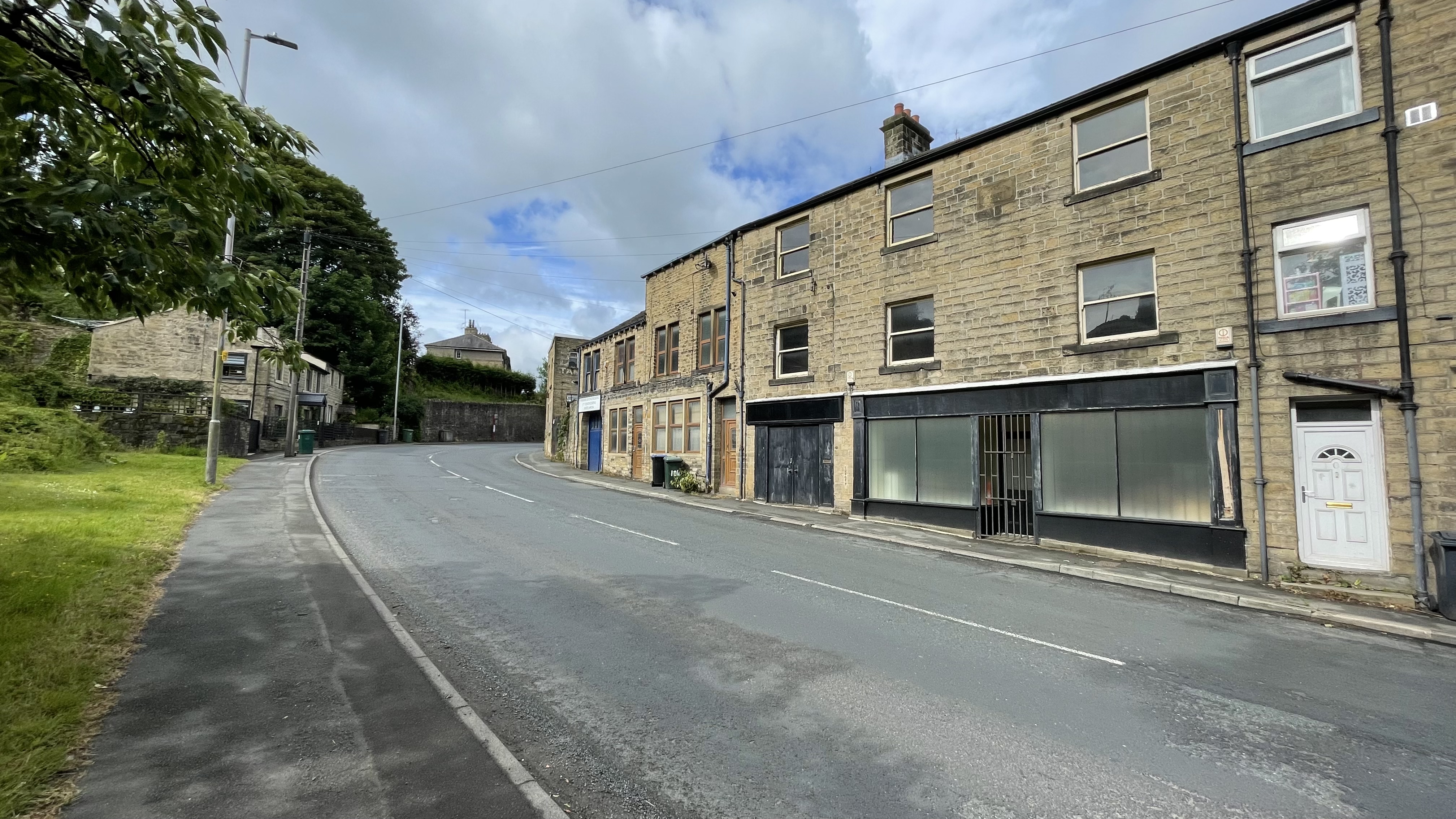 104a Halifax Road, Keighley, West Yorkshire BD21 5ET image 3