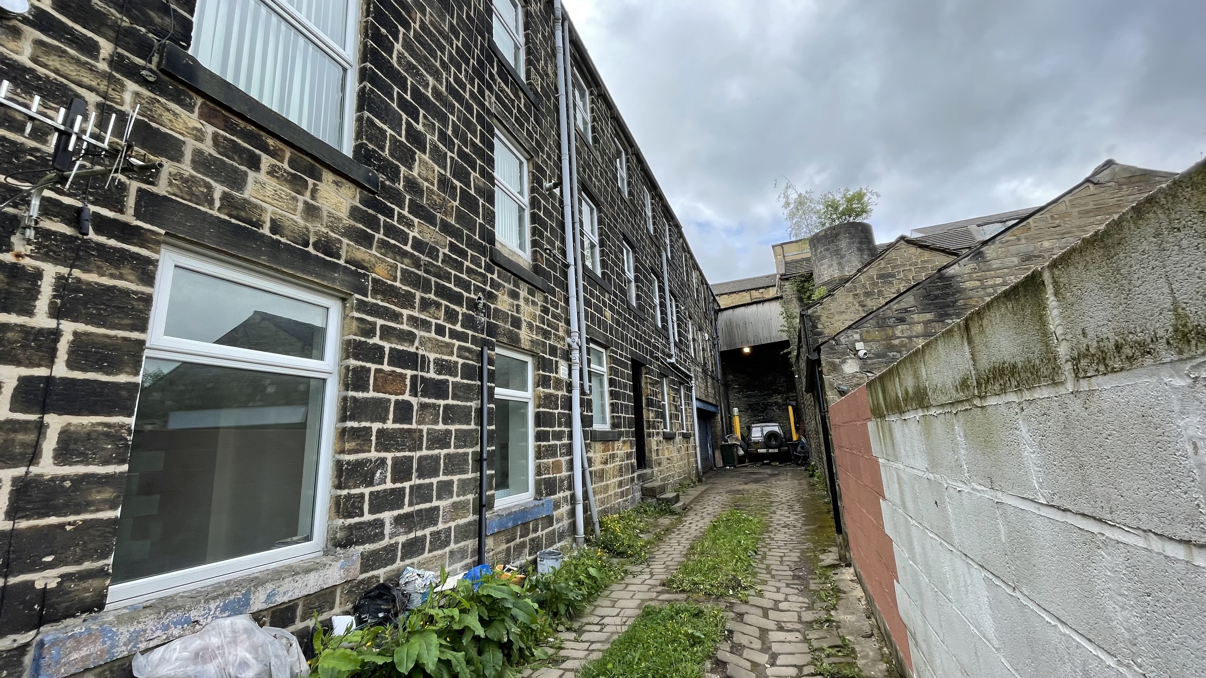 104a Halifax Road, Keighley, West Yorkshire BD21 5ET image 4