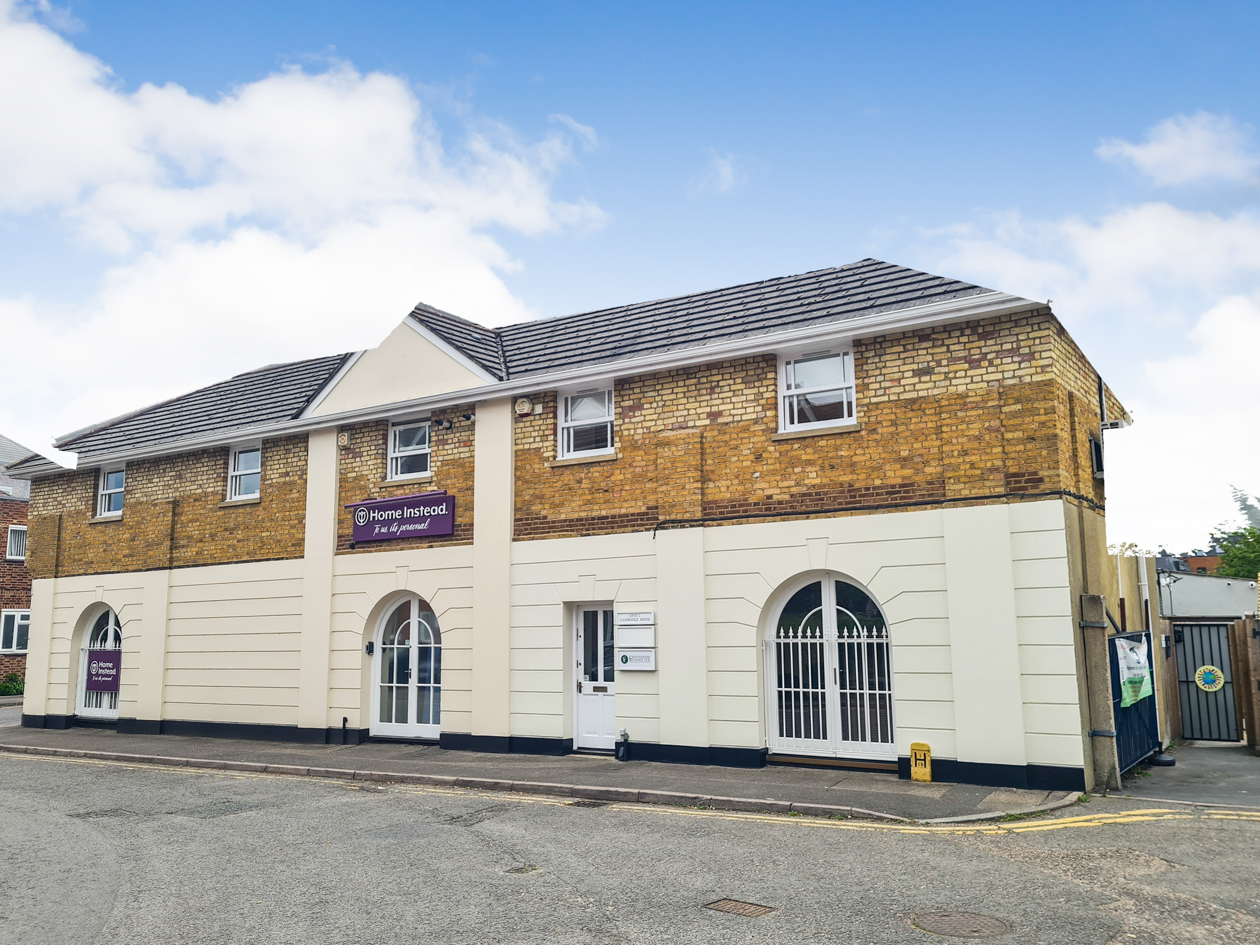 Office for auction in Chertsey