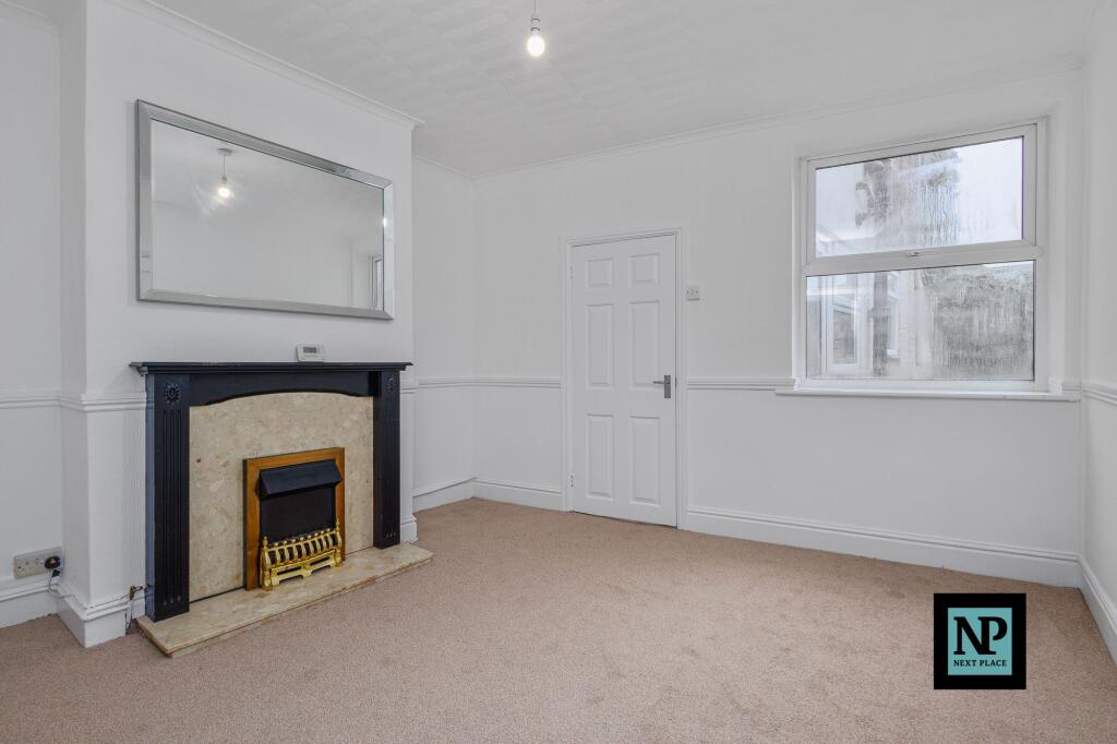 254 Glascote Road, Glascote, Tamworth, Staffordshire B77 2AP