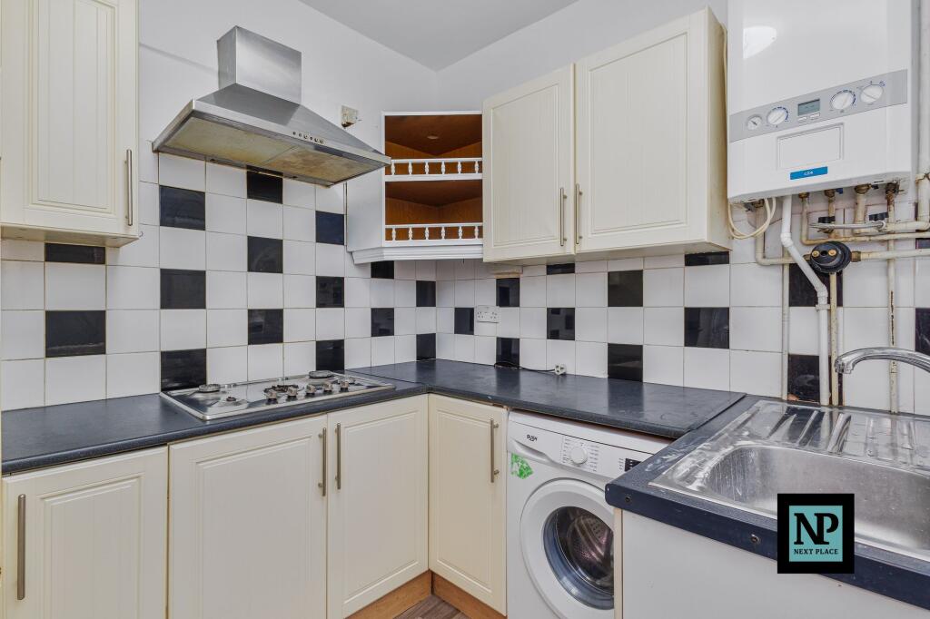 254 Glascote Road, Glascote, Tamworth, Staffordshire B77 2AP