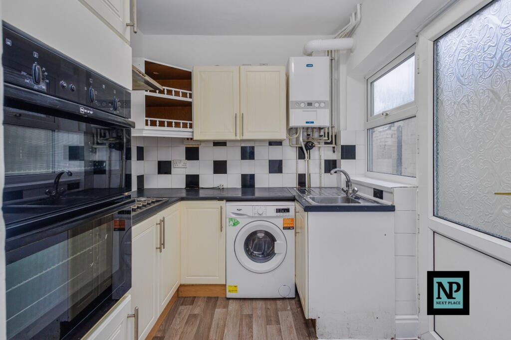 254 Glascote Road, Glascote, Tamworth, Staffordshire B77 2AP