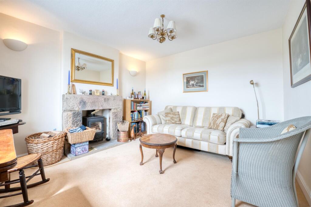 4 Sunny Bank, Great Longstone, Bakewell, Derbyshire DE45 1TL