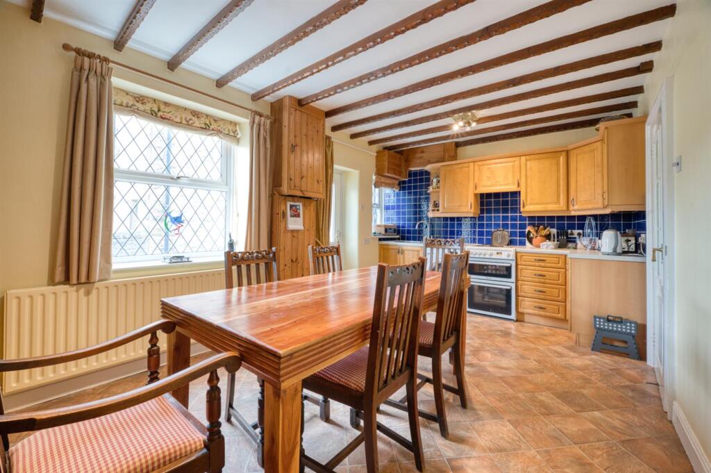 4 Sunny Bank, Great Longstone, Bakewell, Derbyshire DE45 1TL