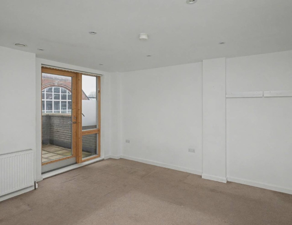 Flat 1, Regnas Heights, 198 High Street, Ilford IG1 1LR
