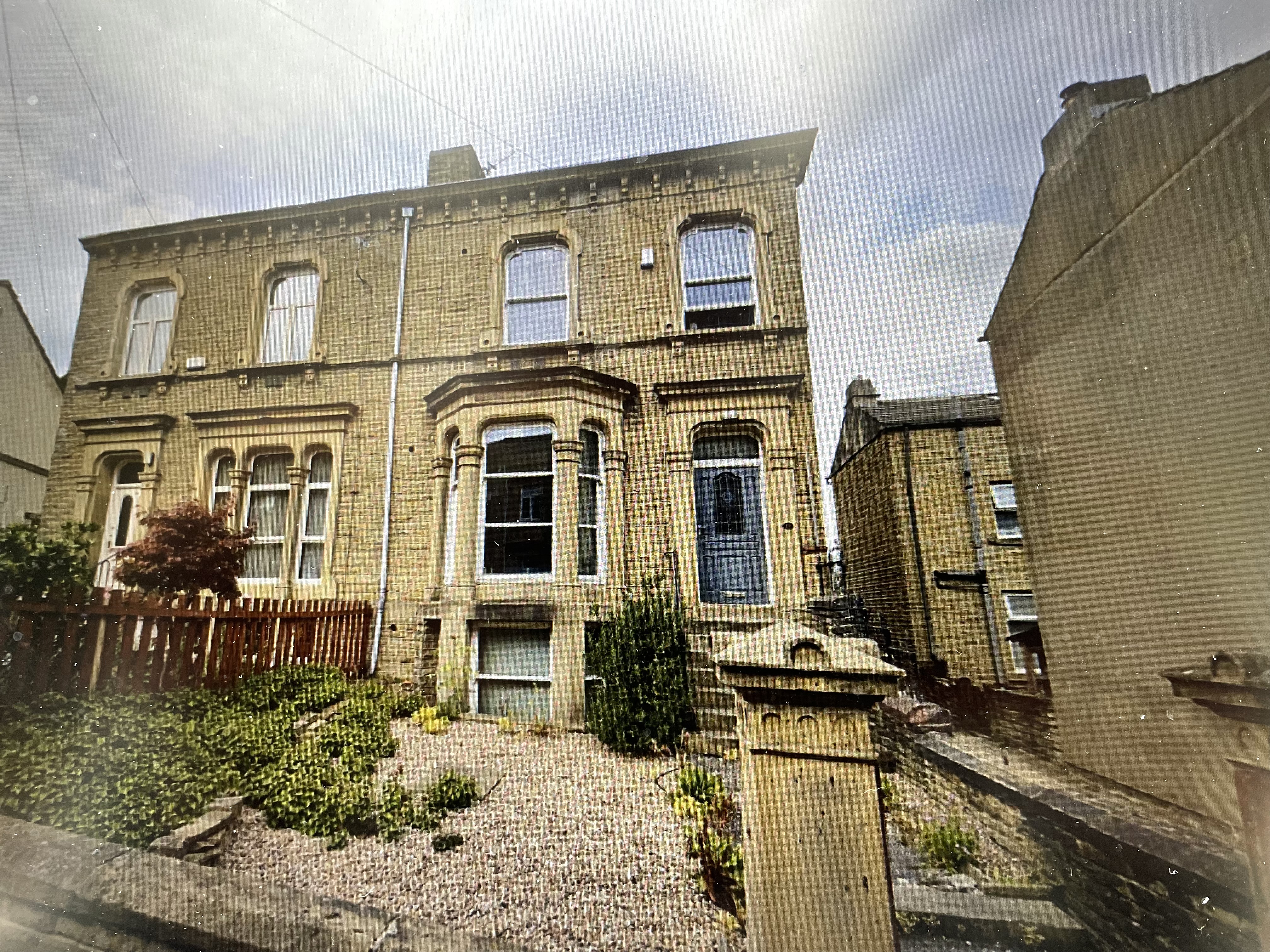 28 Bath Street, Huddersfield, West Yorkshire HD1 5BQ