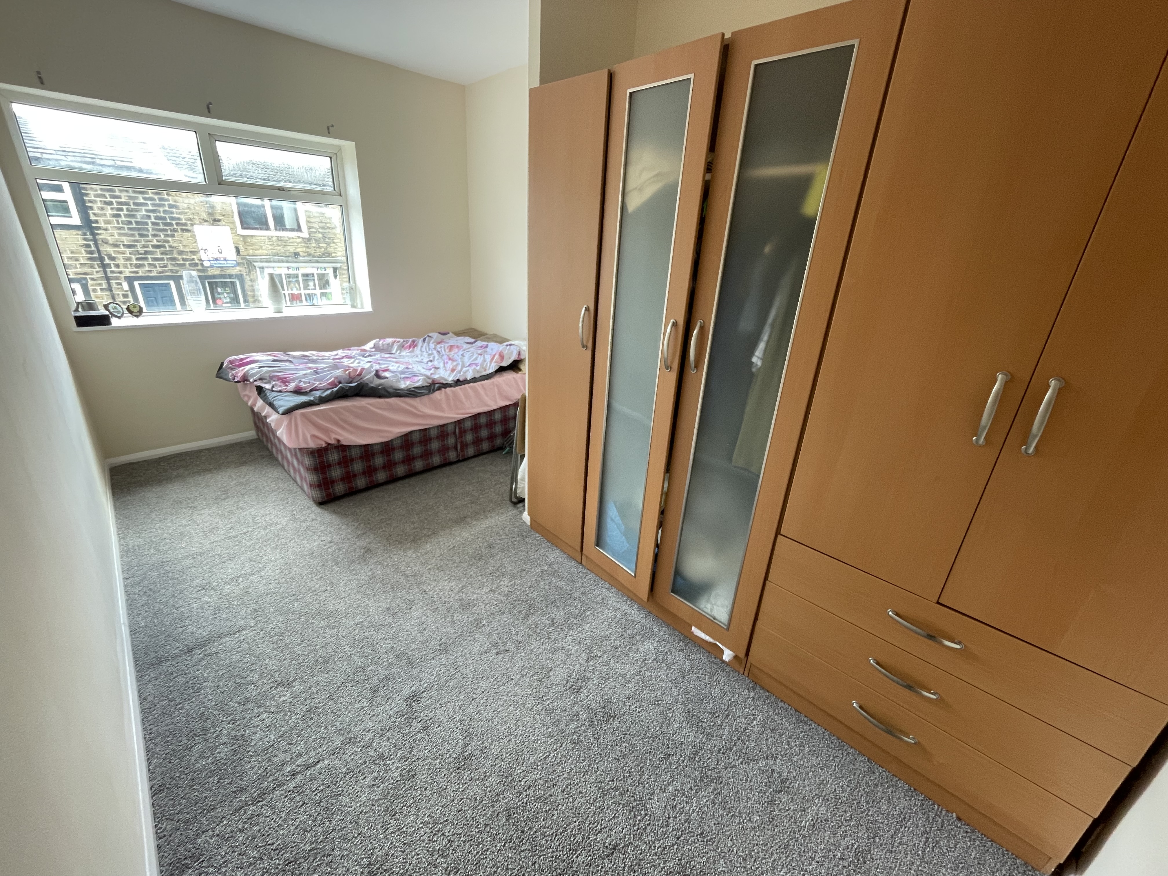 142 Lowtown, Pudsey, West Yorkshire LS28 9AY