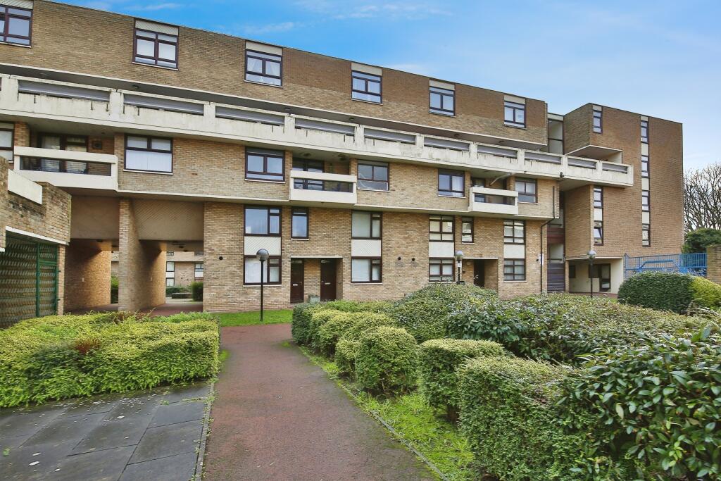 54 Kenilworth Court, Washington, Tyne and Wear NE37 3EA