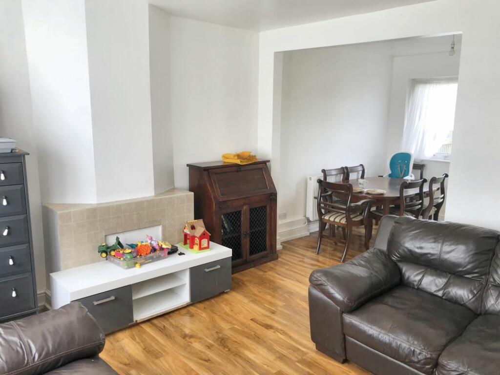 29 Philpott Avenue, Southend-On-Sea, Essex SS2 4RJ image 5