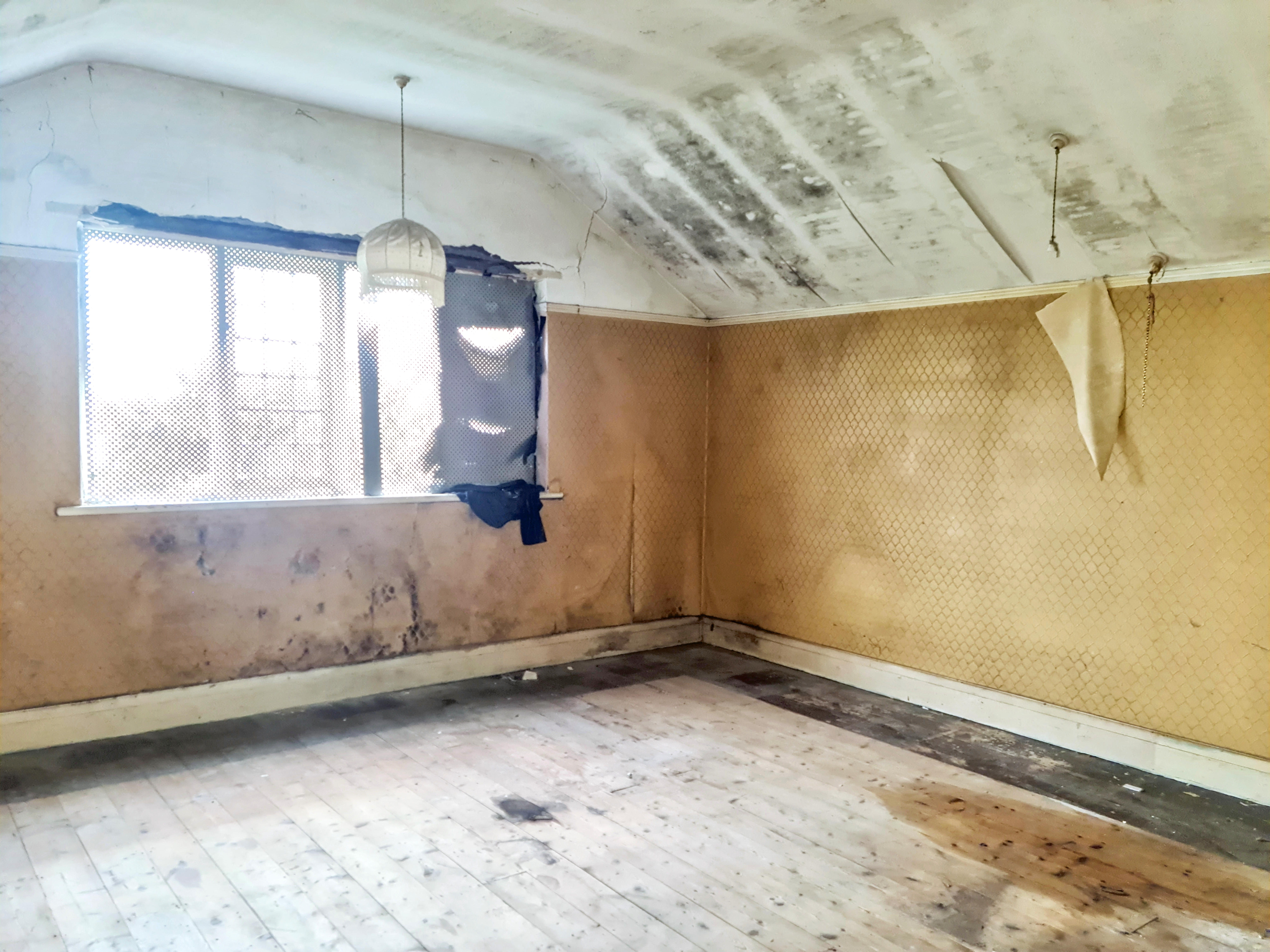 Brampton House, 32 West Drive, Porthcawl, Mid Glamorgan CF36 3HS