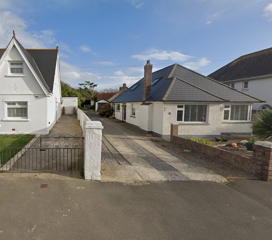 Brampton House, 32 West Drive, Porthcawl, Mid Glamorgan CF36 3HS