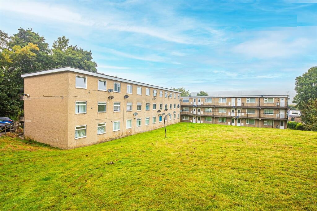 Photo of 20 The Greenway, Carr Road, Deepcar, Sheffield, South Yorkshire S36 2UA
