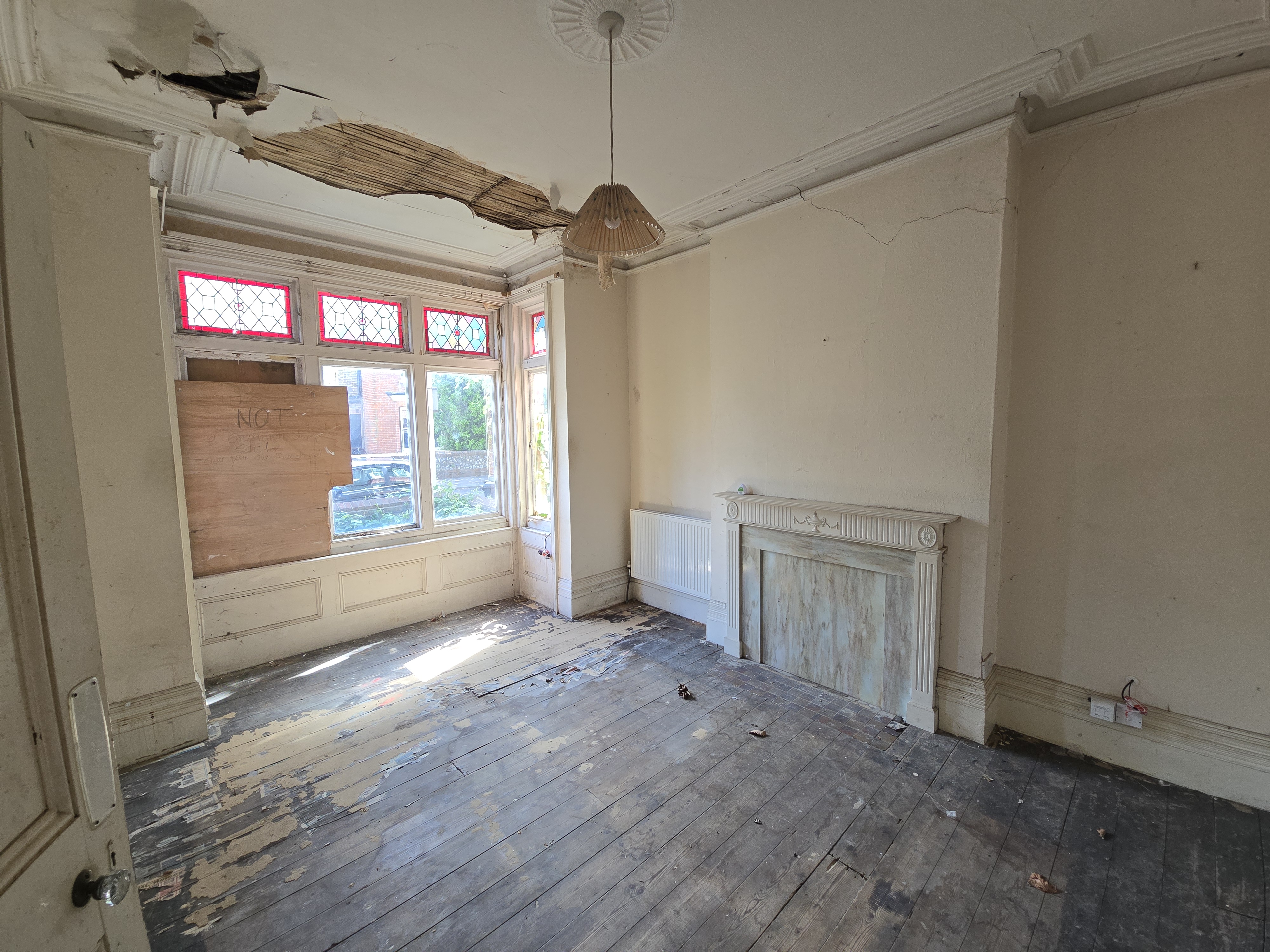 49 Warwick Gardens, Worthing, West Sussex BN11 1PF